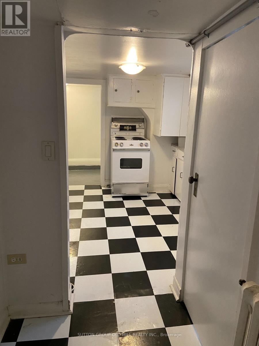 46 Richard Avenue, Toronto, Ontario  M4L 1W9 - Photo 30 - E13723220