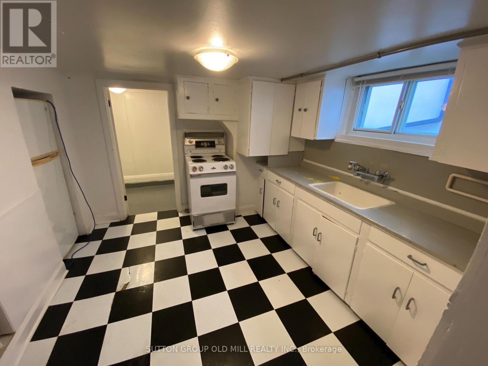 46 Richard Avenue, Toronto, Ontario  M4L 1W9 - Photo 31 - E13723220