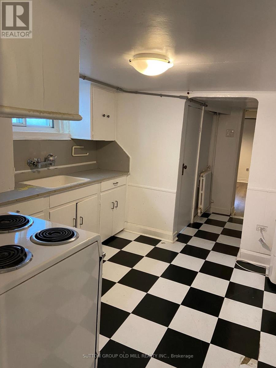 46 Richard Avenue, Toronto, Ontario  M4L 1W9 - Photo 32 - E13723220