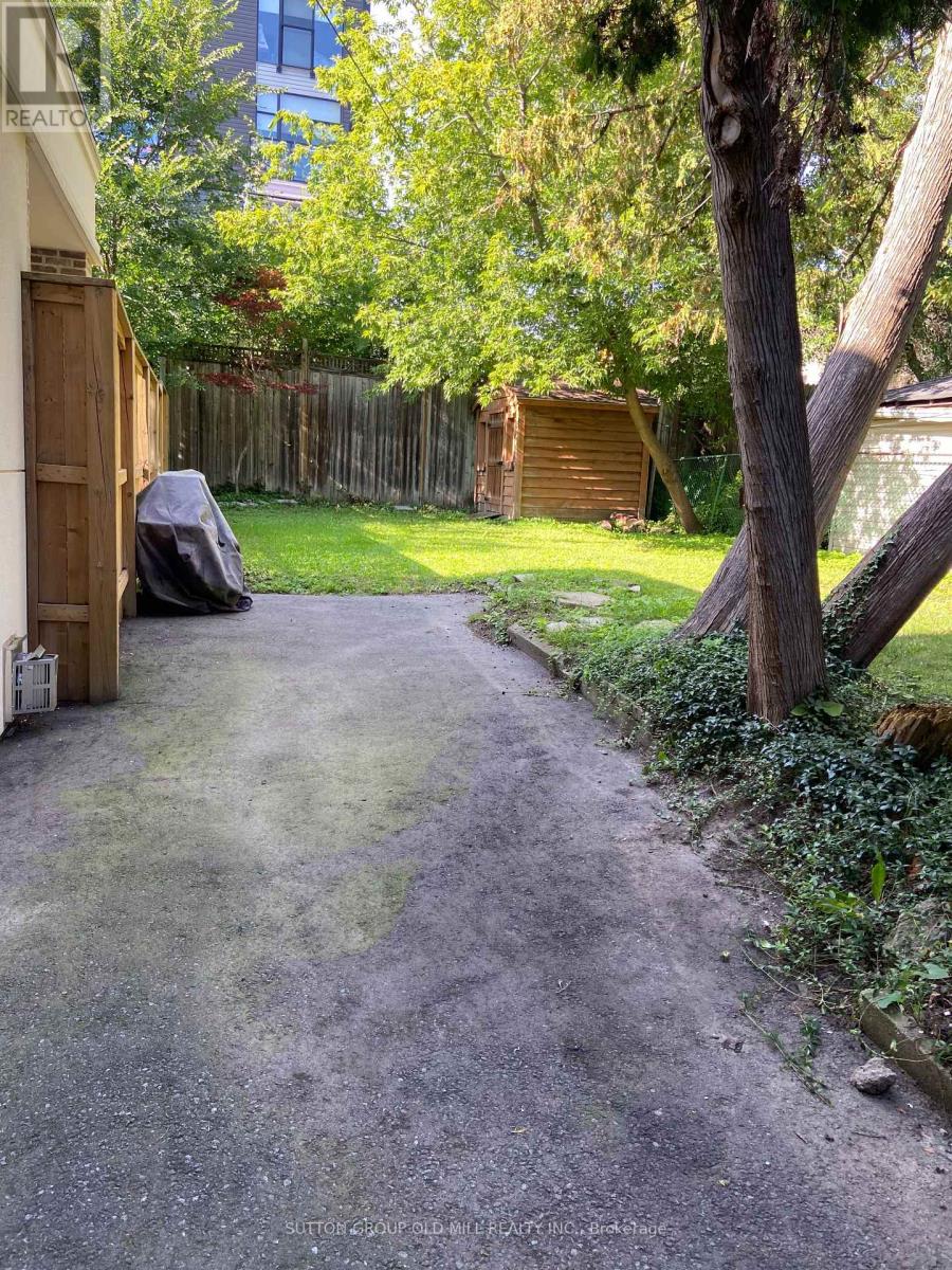 46 Richard Avenue, Toronto, Ontario  M4L 1W9 - Photo 37 - E13723220
