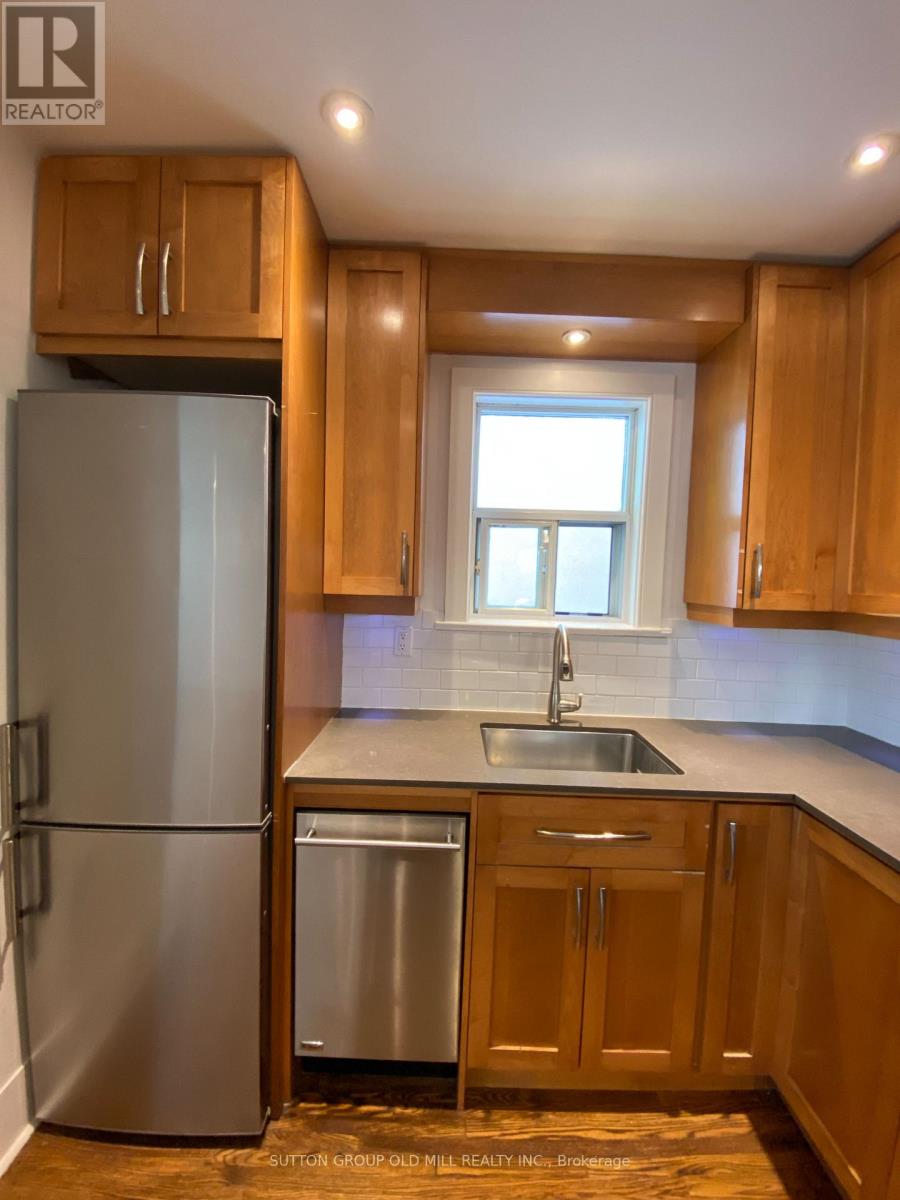 46 Richard Avenue, Toronto, Ontario  M4L 1W9 - Photo 6 - E13723220
