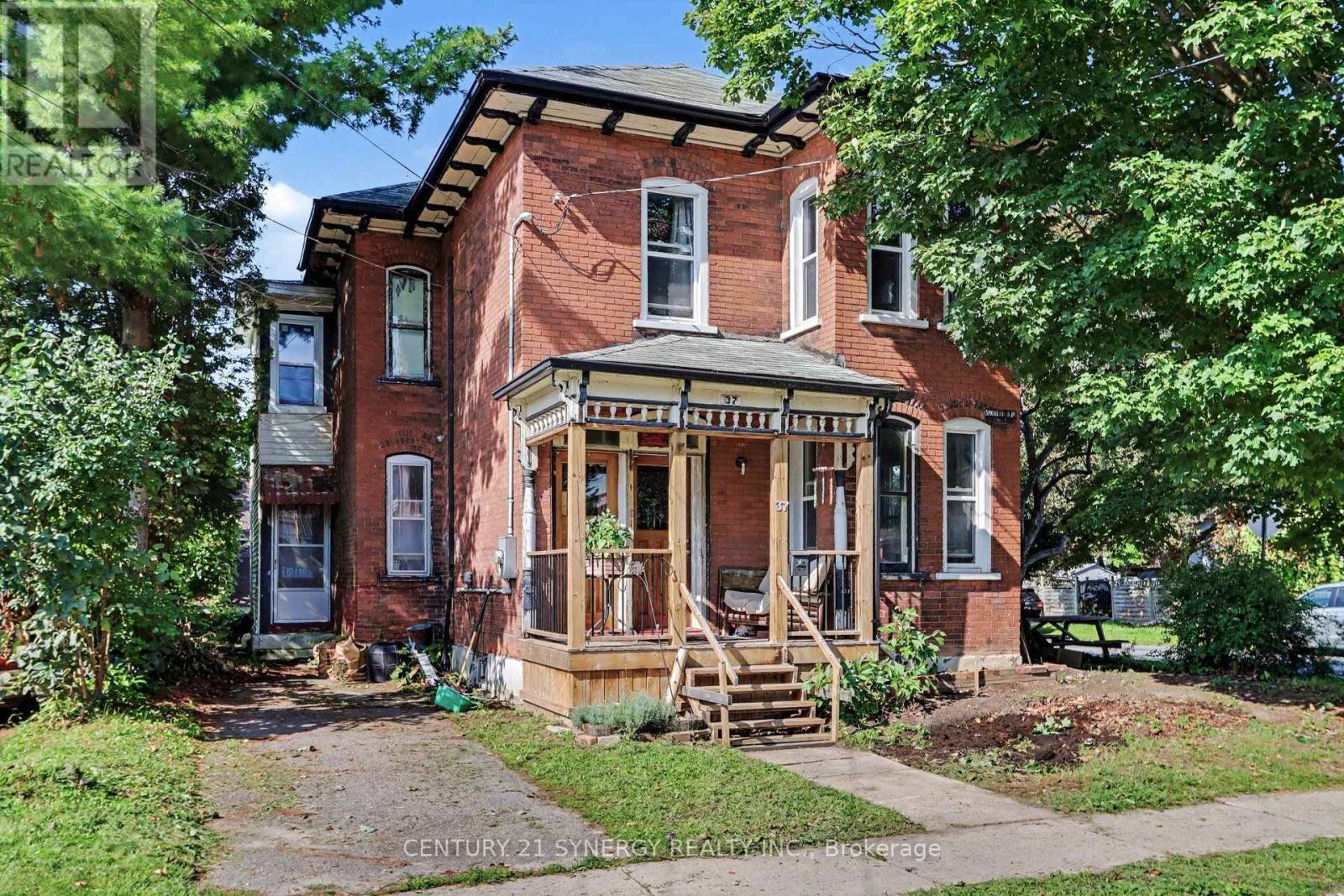 37 Smiths Falls Avenue, Smiths Falls, Ontario  K7A 3B2 - Photo 2 - X13723178