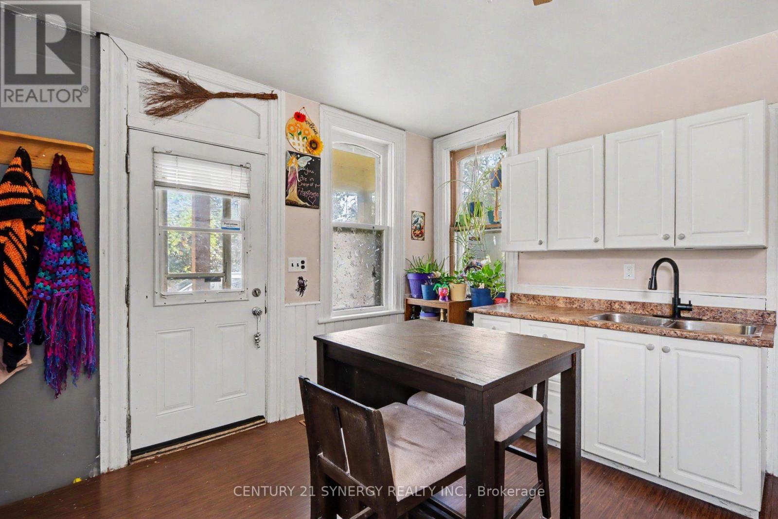 37 Smiths Falls Avenue, Smiths Falls, Ontario  K7A 3B2 - Photo 3 - X13723178