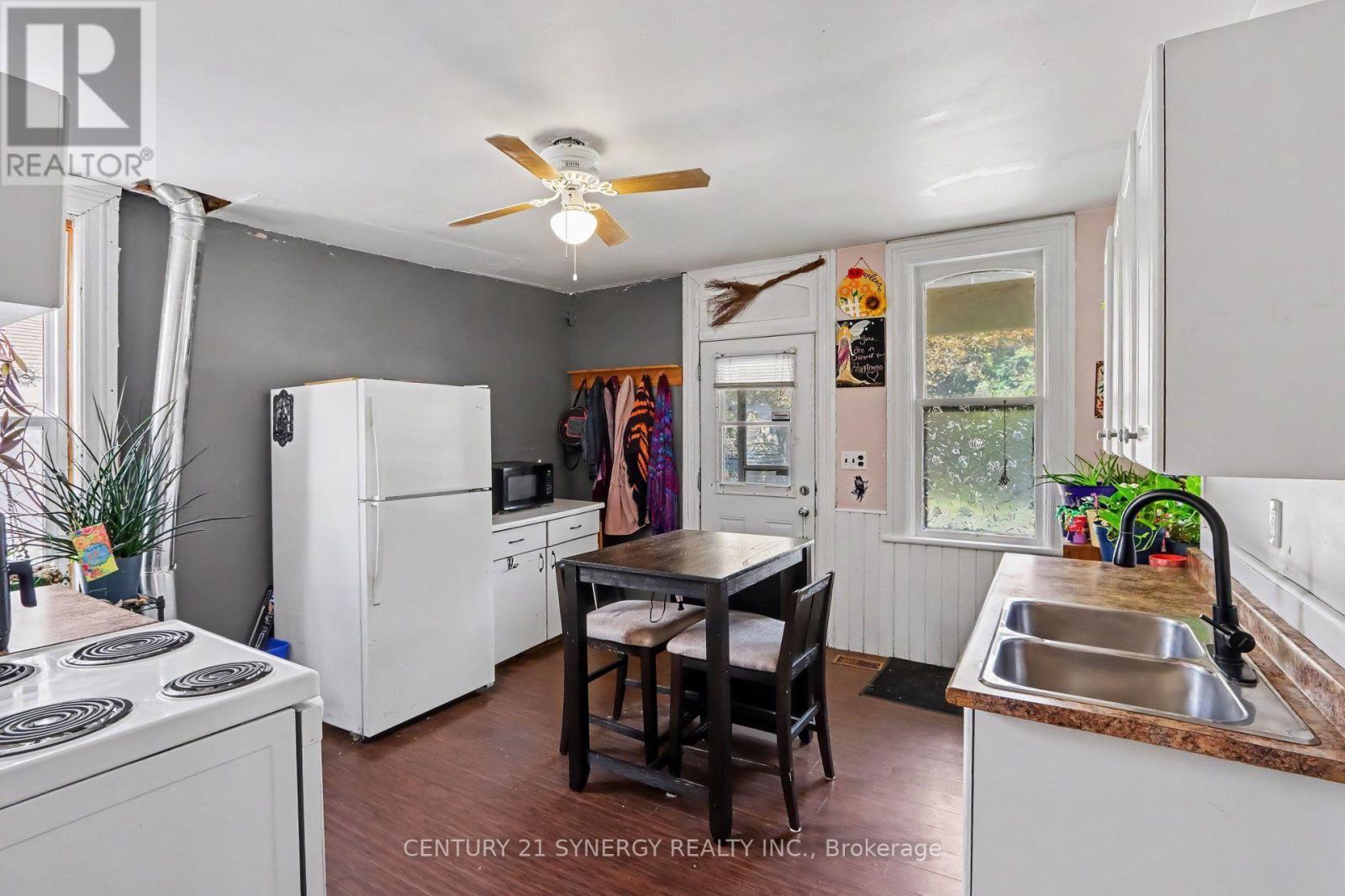 37 Smiths Falls Avenue, Smiths Falls, Ontario  K7A 3B2 - Photo 5 - X13723178
