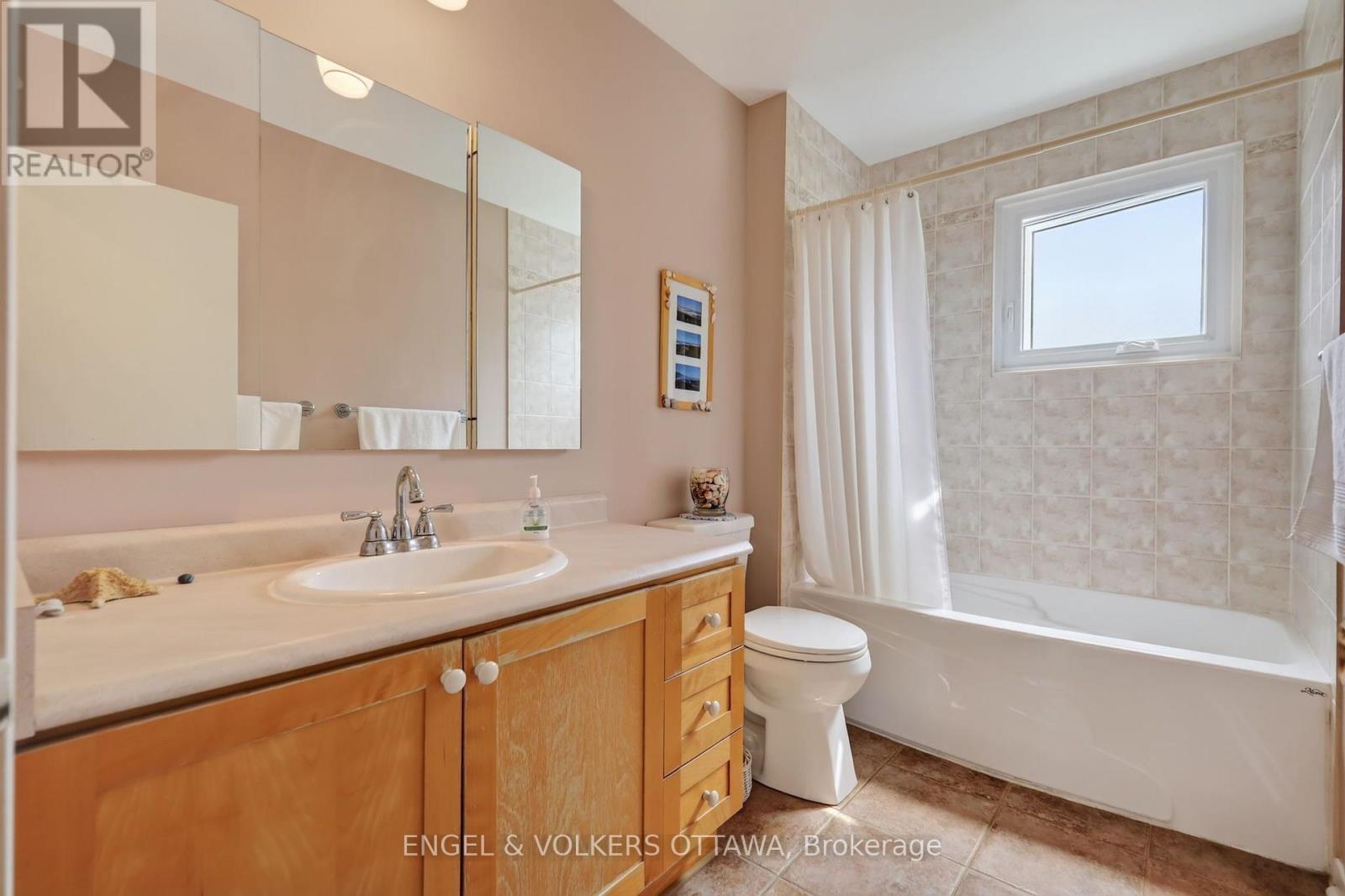 1994 Connecticut Avenue, Ottawa, Ontario  K1H 6Y4 - Photo 18 - X13723252
