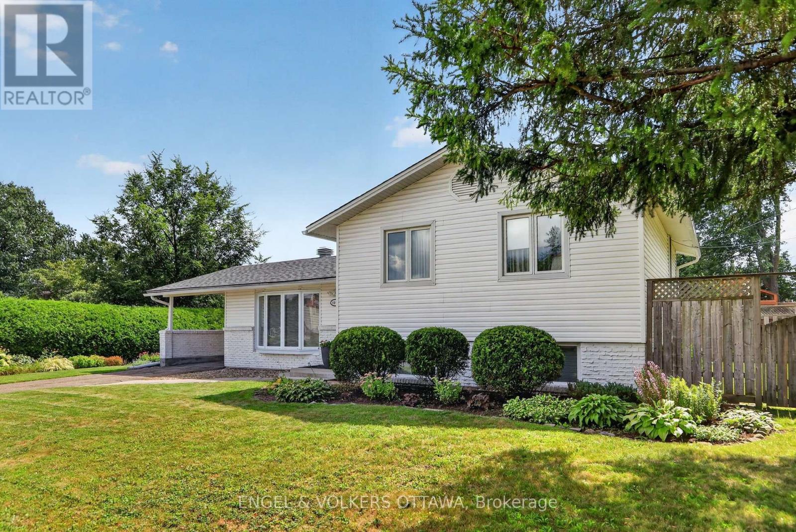 1994 Connecticut Avenue, Ottawa, Ontario  K1H 6Y4 - Photo 2 - X13723252