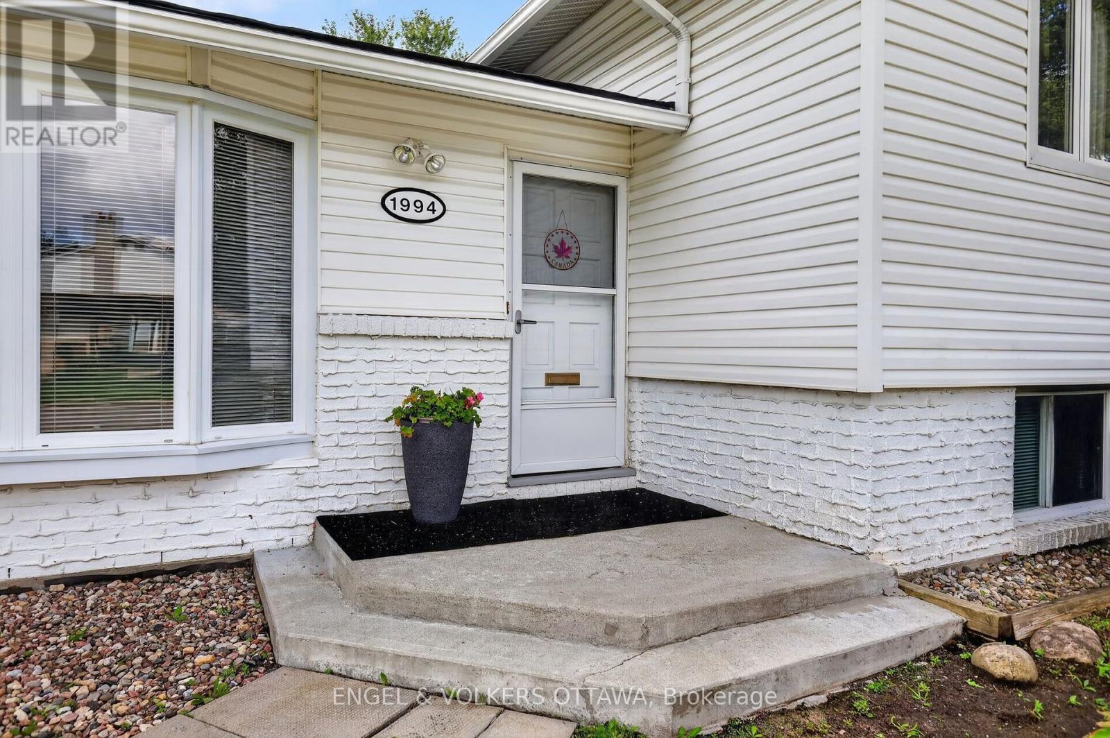 1994 Connecticut Avenue, Ottawa, Ontario  K1H 6Y4 - Photo 3 - X13723252