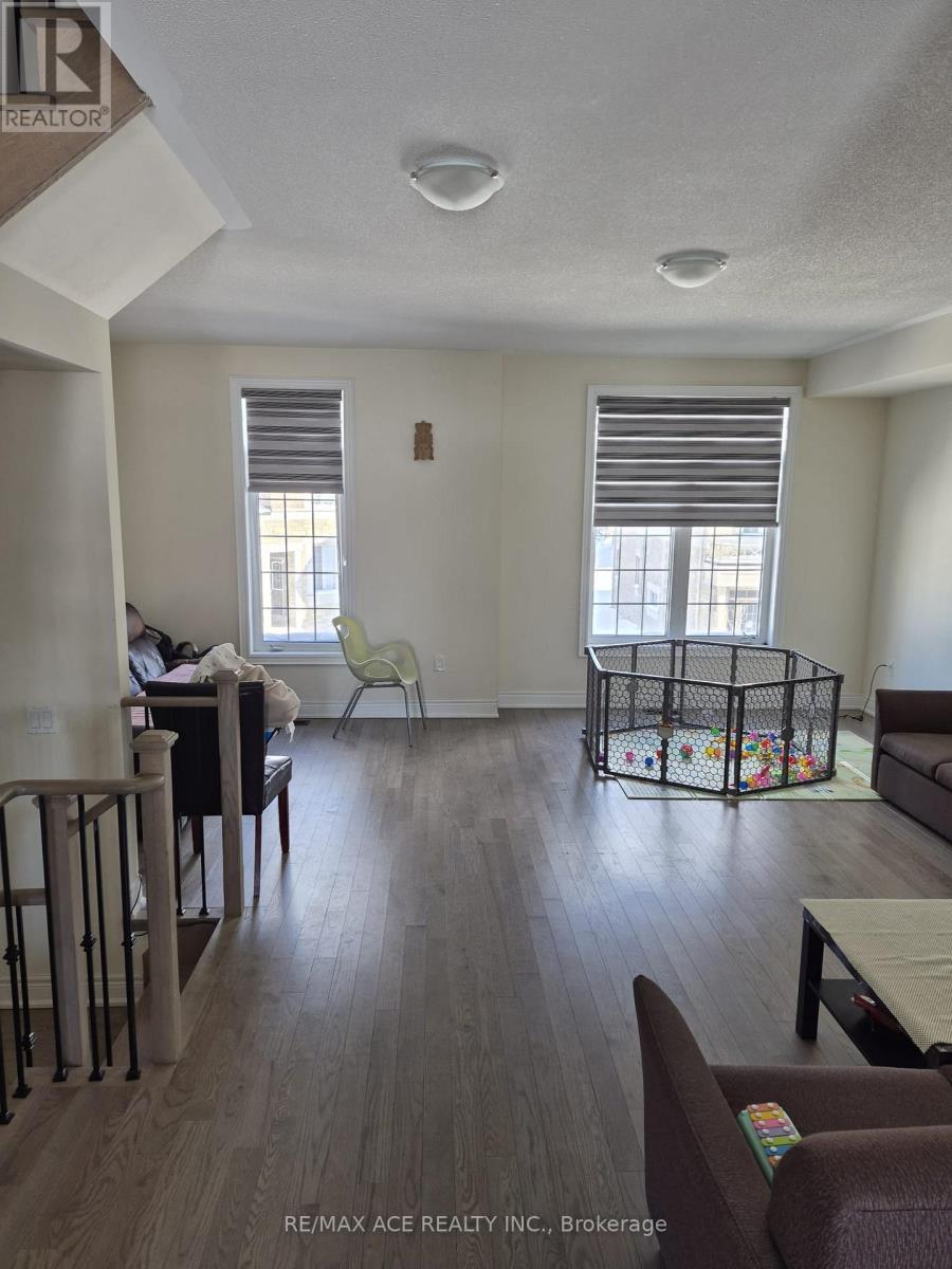 32 Andress Way — photo 3
