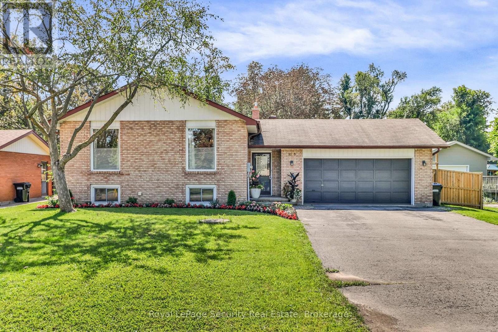 1045 Lebanon Drive, Innisfil, Ontario  L9S 2B7 - Photo 2 - N13723196