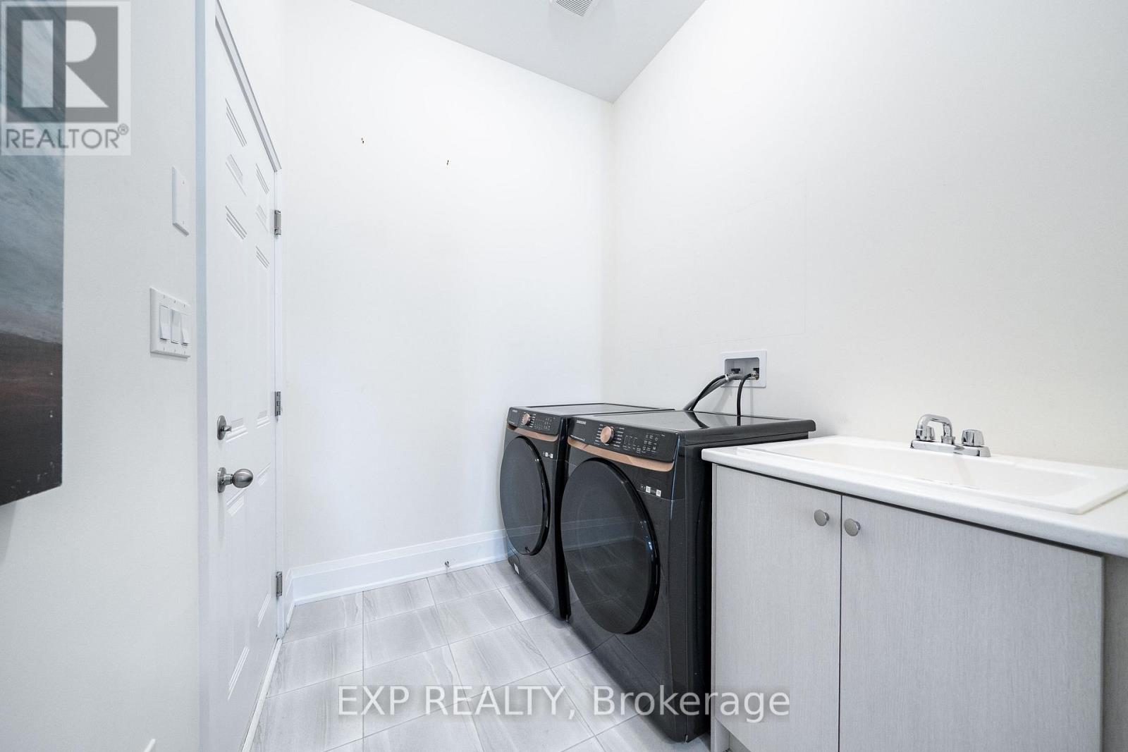 38 Bud Leggett Crescent, Georgina, Ontario  L4P 0T1 - Photo 25 - N13723208