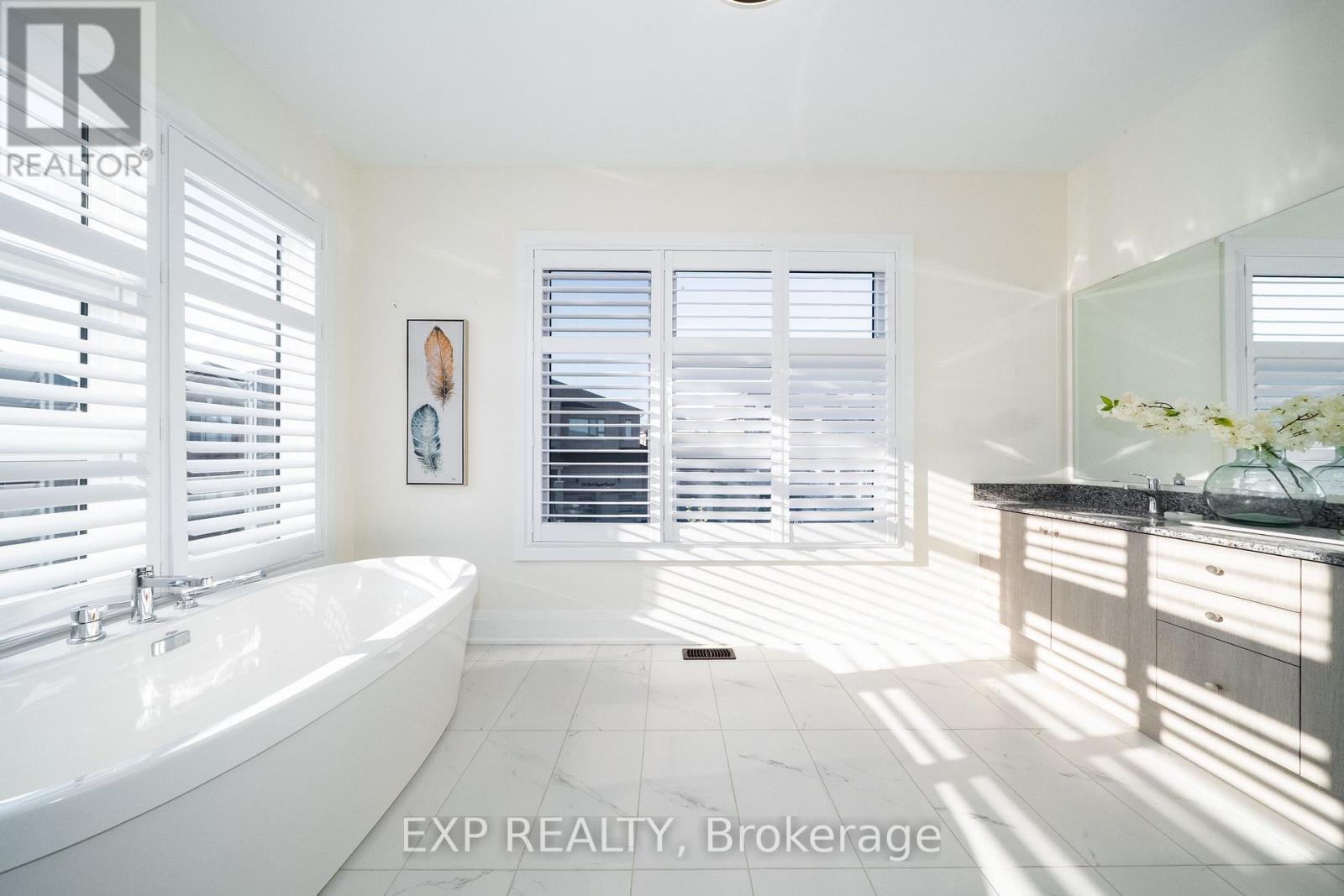 38 Bud Leggett Crescent, Georgina, Ontario  L4P 0T1 - Photo 33 - N13723208