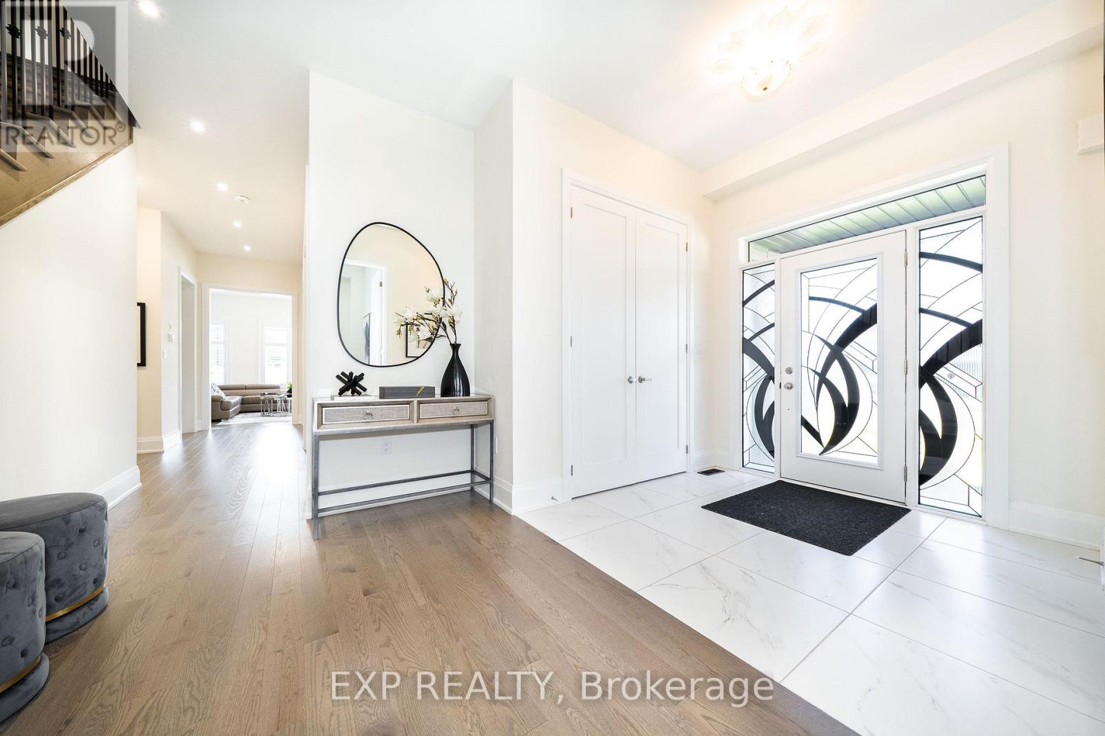 38 Bud Leggett Crescent, Georgina, Ontario  L4P 0T1 - Photo 6 - N13723208
