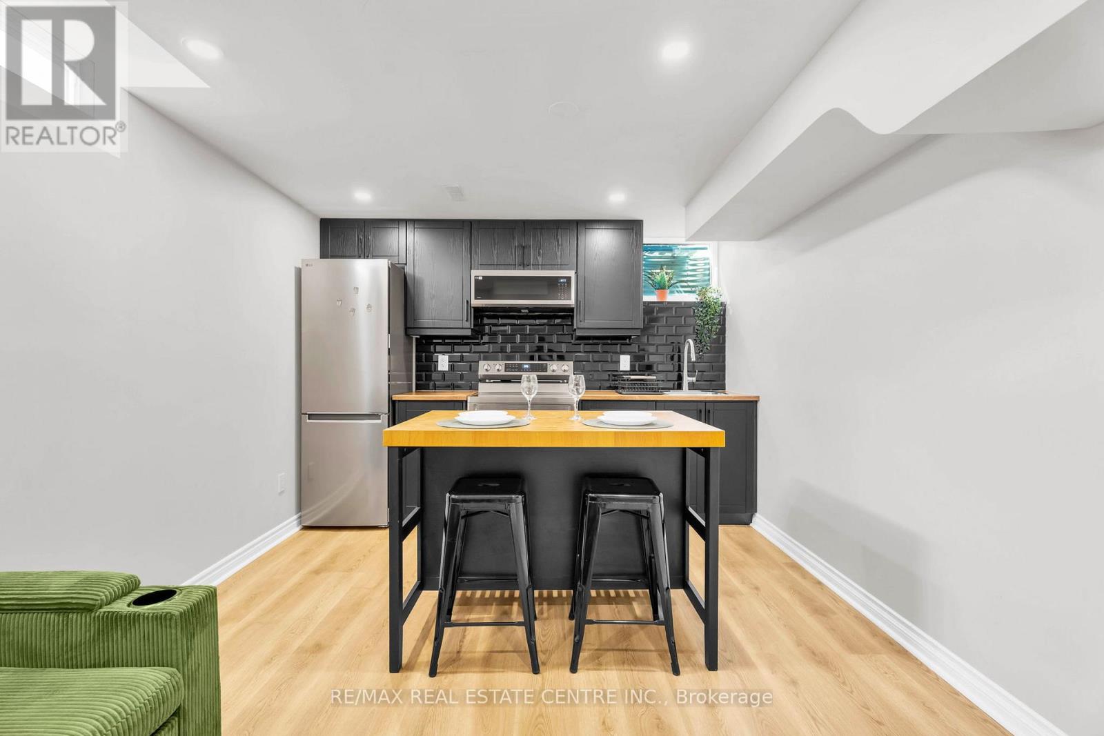 67 Ferdinand Avenue, Vaughan, Ontario  L6A 3H7 - Photo 11 - N13723290