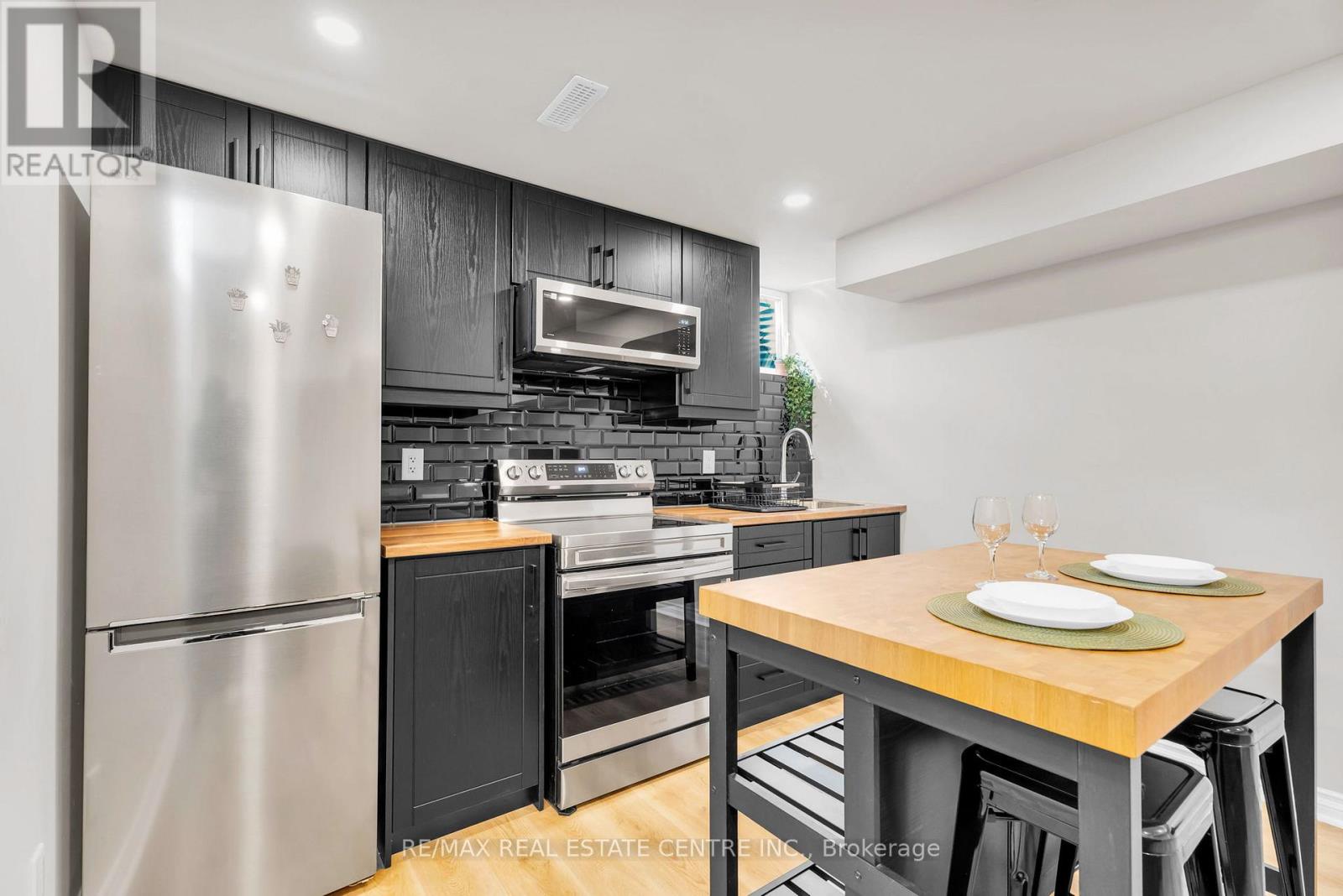 67 Ferdinand Avenue, Vaughan, Ontario  L6A 3H7 - Photo 12 - N13723290