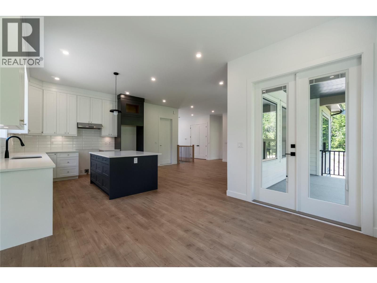 4221 69 Avenue NE, Salmon Arm, British Columbia  V0E 1K0 - Photo 11 - 10389711