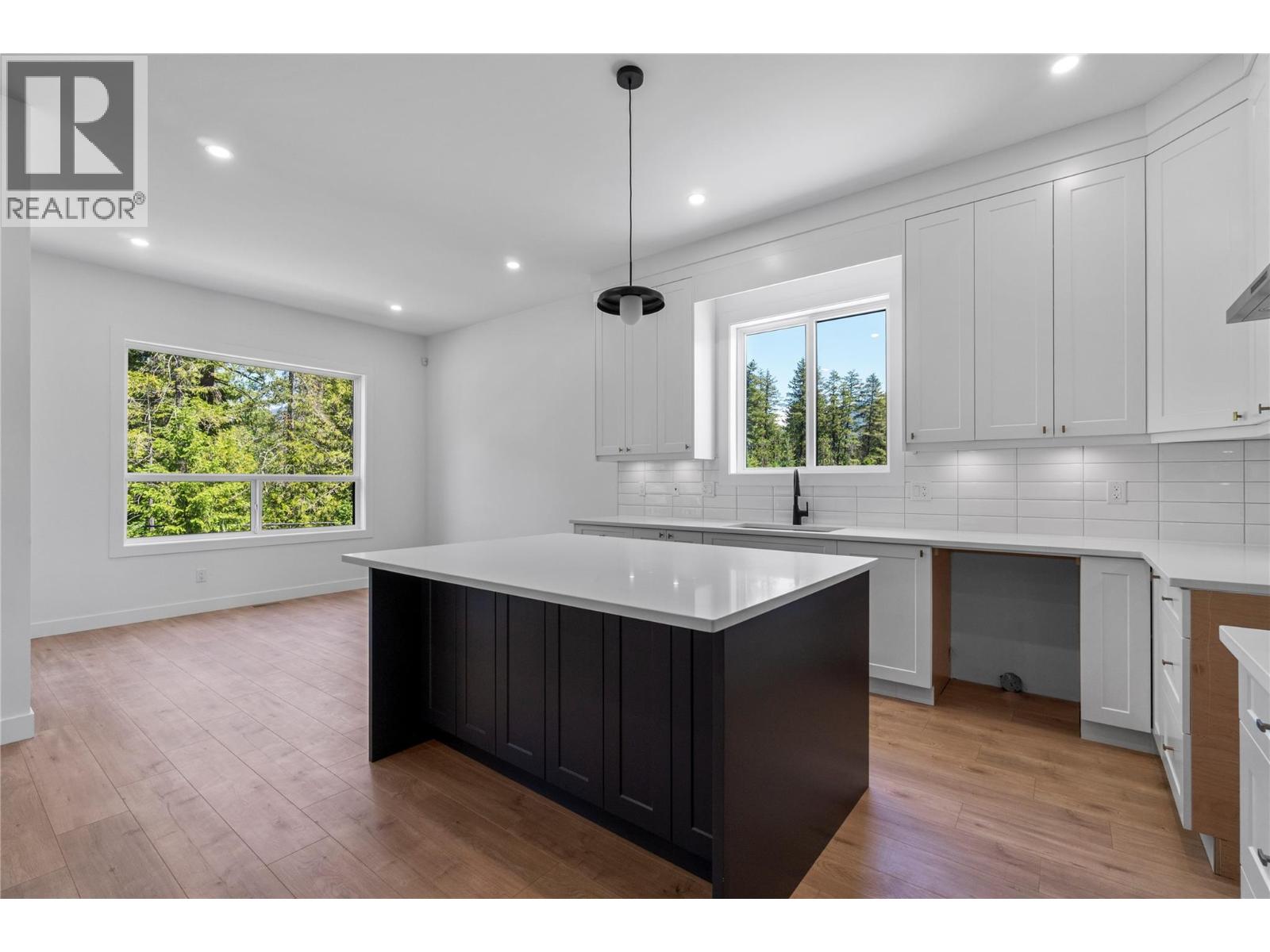 4221 69 Avenue NE, Salmon Arm, British Columbia  V0E 1K0 - Photo 4 - 10389711
