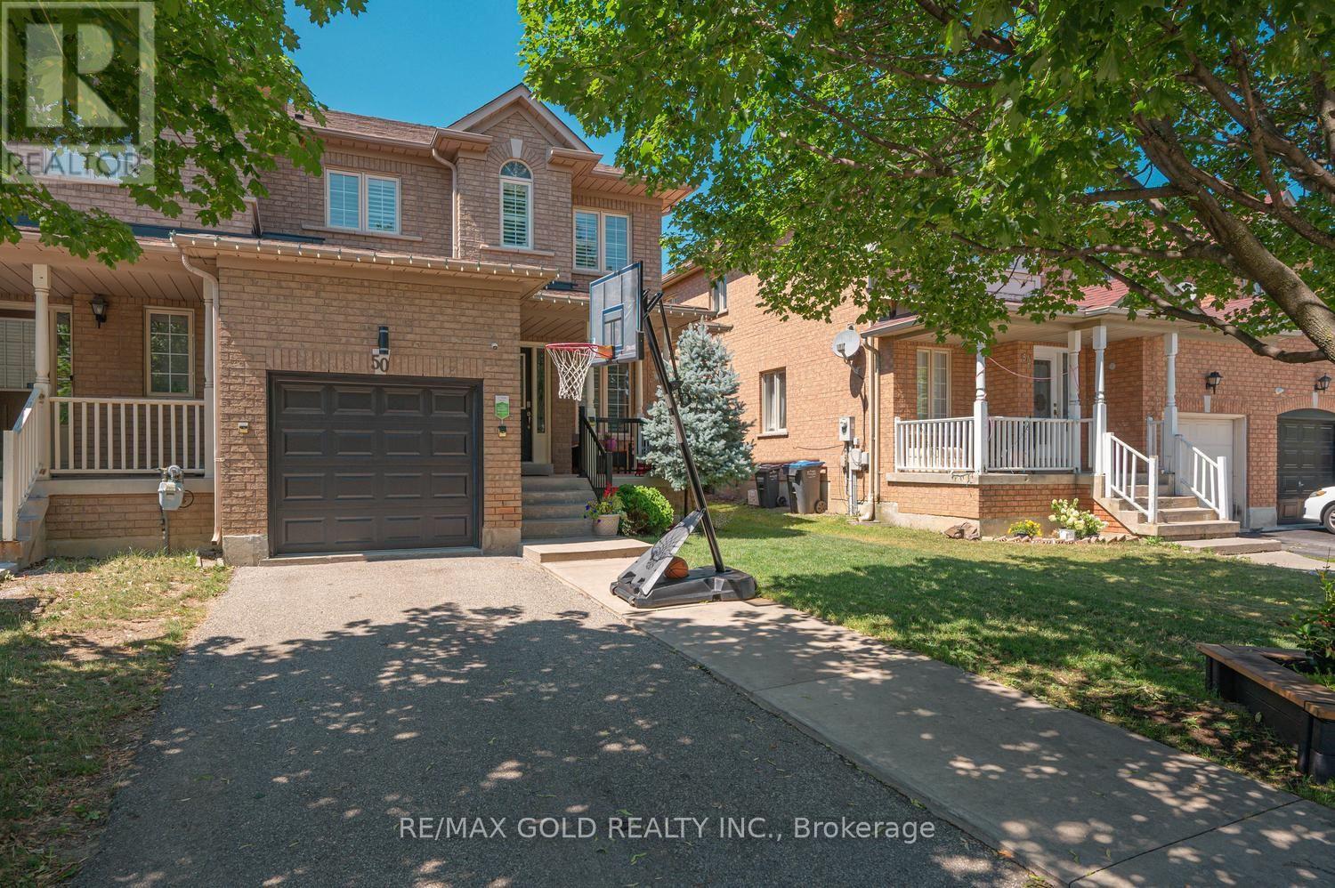 50 Gecko Court, Brampton, Ontario L6R 2P1 - Photo 3 - W13723154