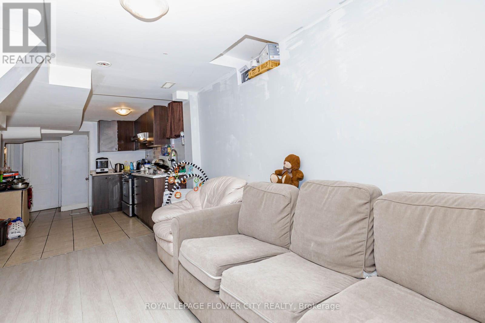 14 Canarvan Court, Brampton, Ontario  L6Y 4X5 - Photo 40 - W13723234