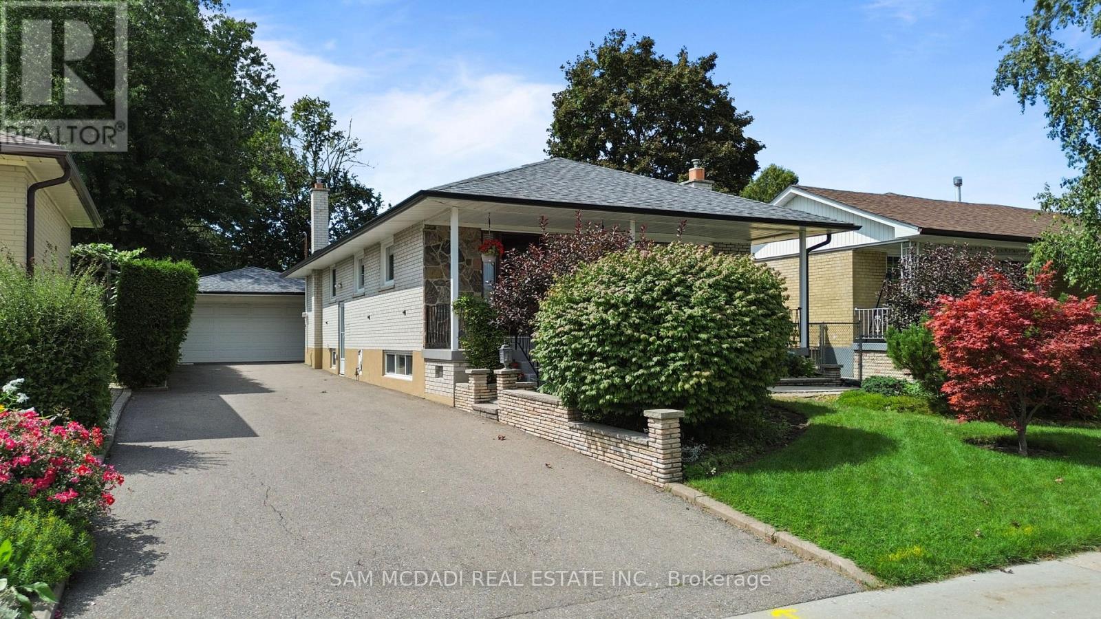 248 Wellesworth Drive, Toronto, Ontario  M9C 4S6 - Photo 3 - W13723244