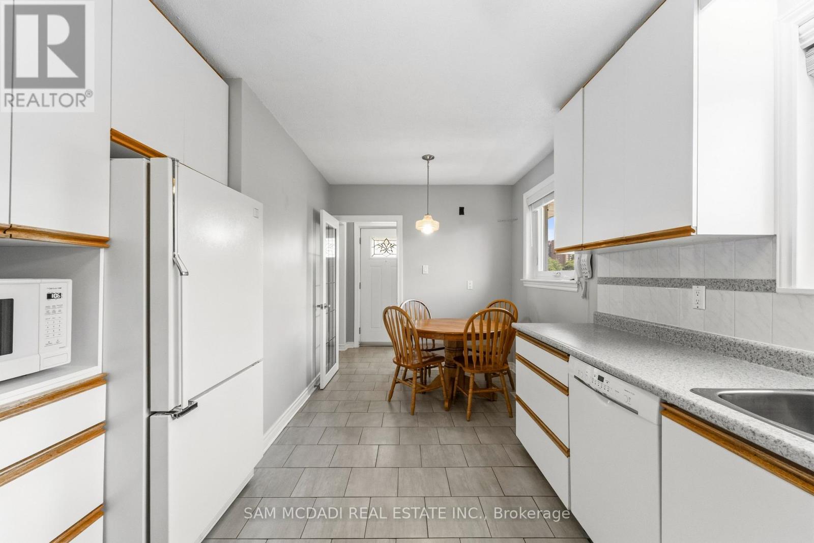 248 Wellesworth Drive, Toronto, Ontario  M9C 4S6 - Photo 39 - W13723244