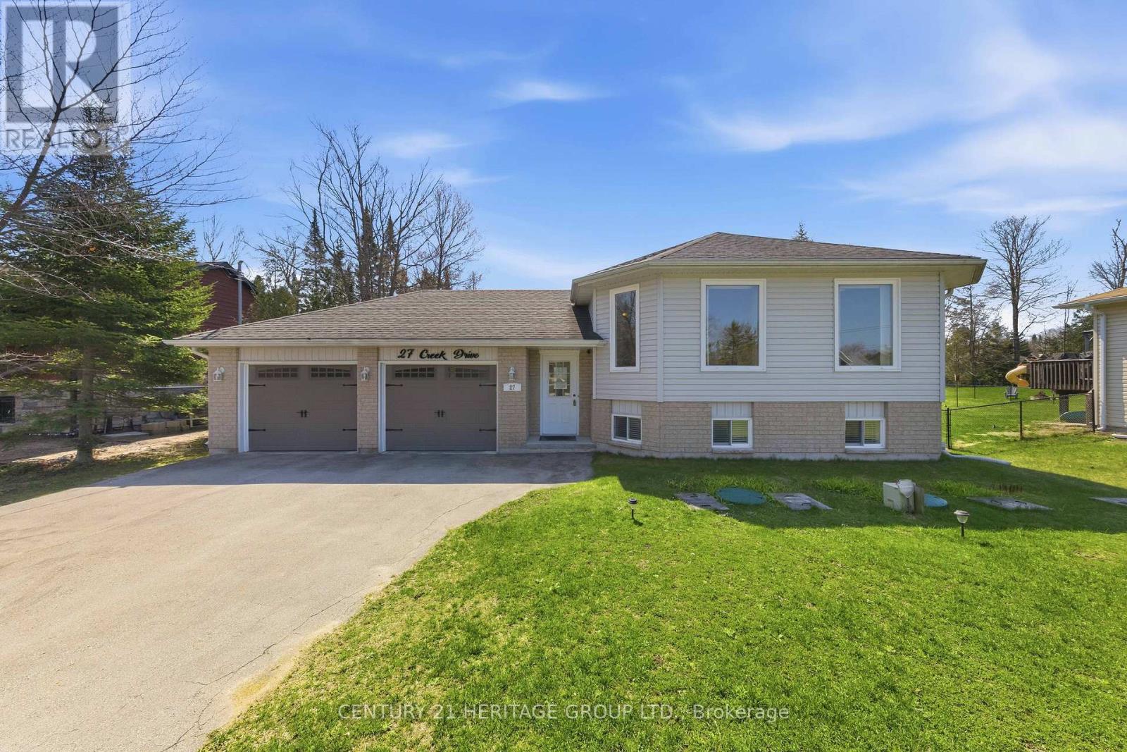 27 Creek Drive, Georgina, Ontario  L0E 1N0 - Photo 2 - N13646474