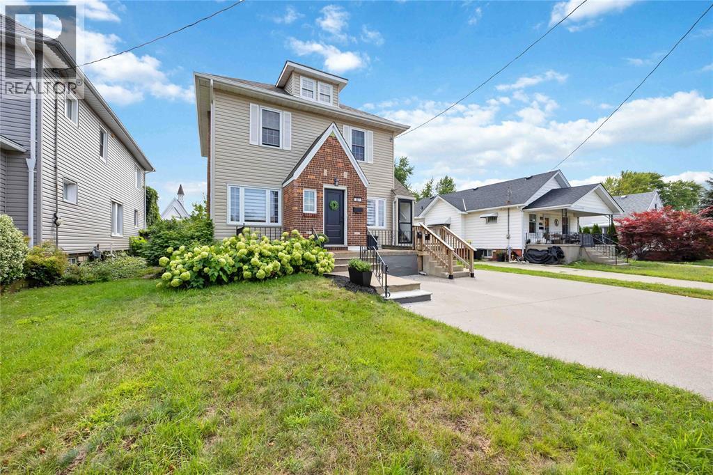 207 Victoria Avenue East, Point Edward, Ontario  N7V 1H7 - Photo 2 - 26020949