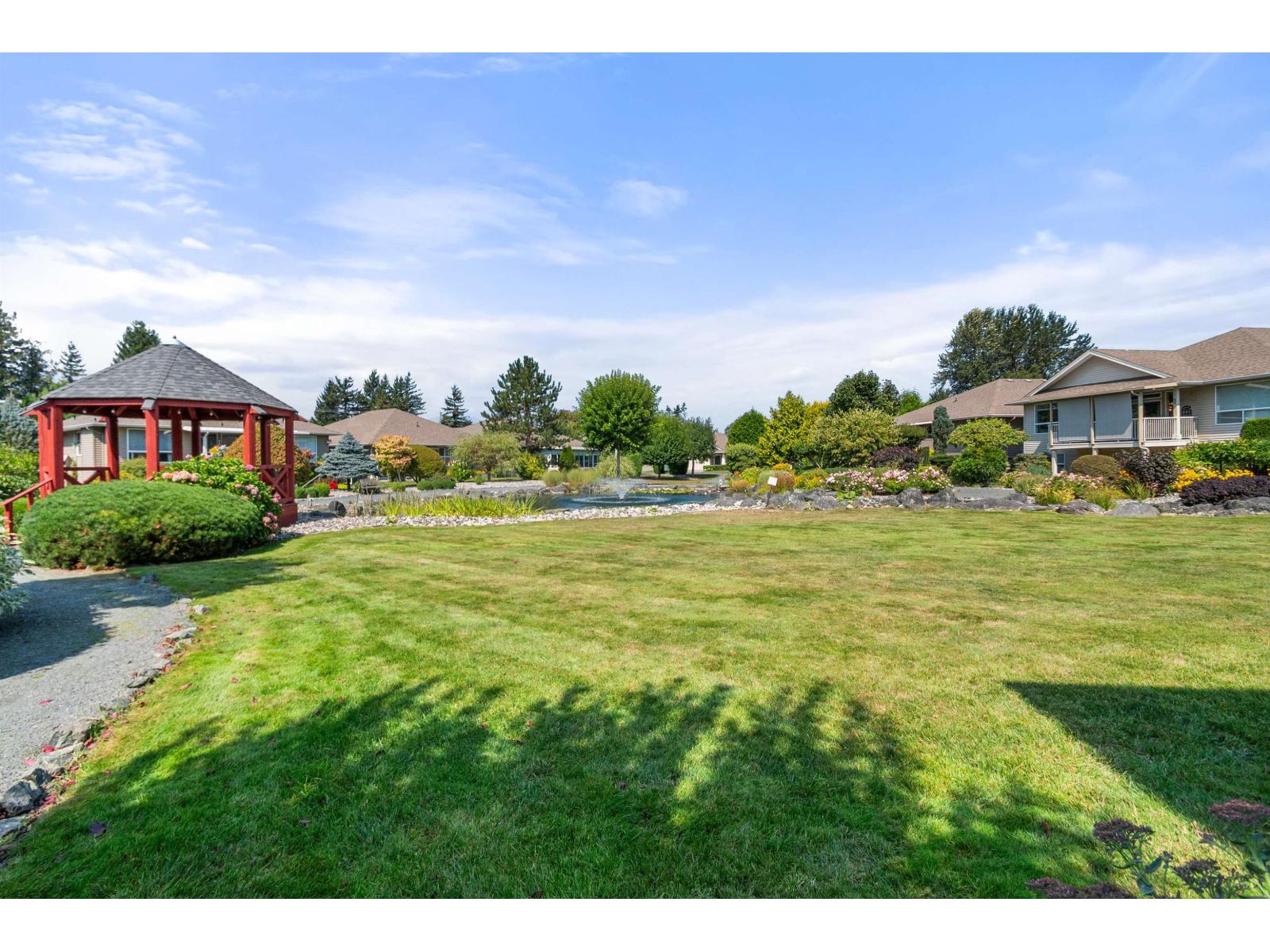5976 Hunter Creek Crescent, Sardis South, Chilliwack, British Columbia  V2R 0B7 - Photo 4 - R3159288