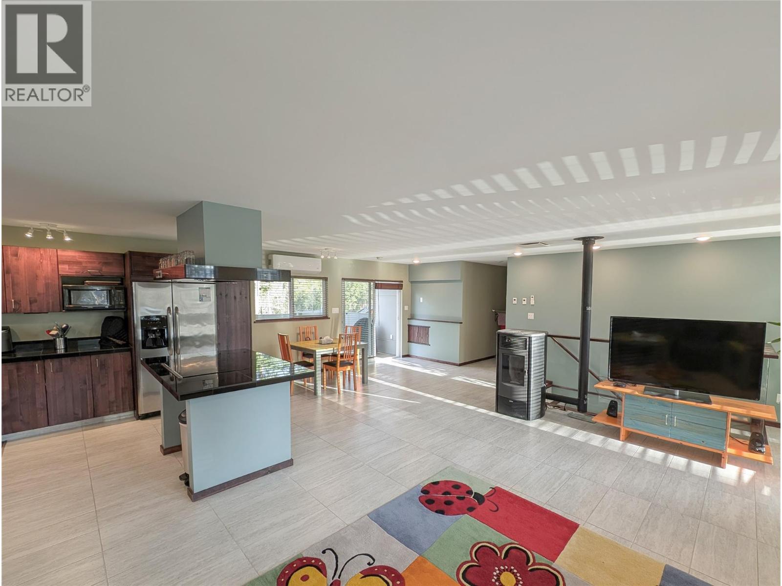 7141 Dunwaters Road, Kelowna, British Columbia  V1Z 3W5 - Photo 24 - 10398795