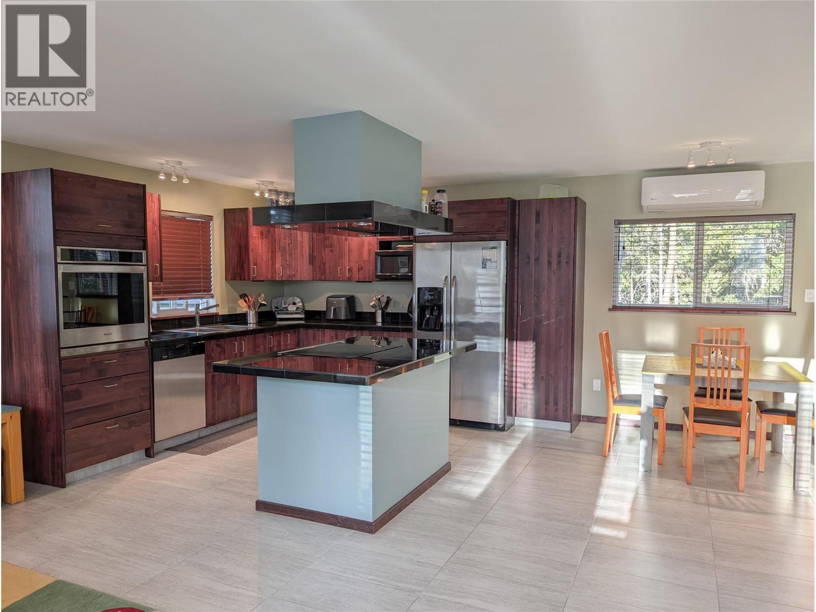 7141 Dunwaters Road, Kelowna, British Columbia  V1Z 3W5 - Photo 22 - 10398795