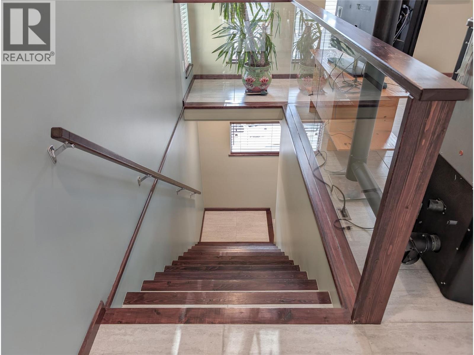 7141 Dunwaters Road, Kelowna, British Columbia  V1Z 3W5 - Photo 40 - 10398795