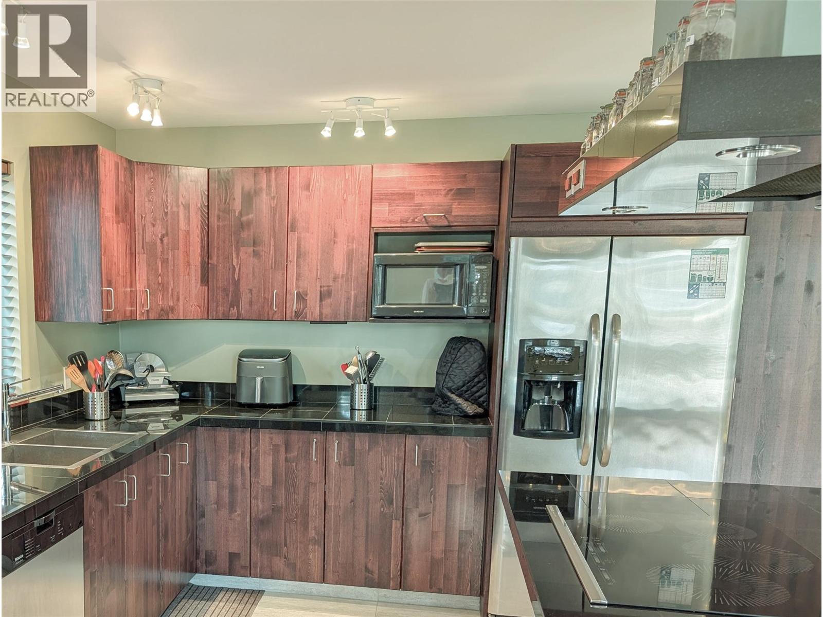 7141 Dunwaters Road, Kelowna, British Columbia  V1Z 3W5 - Photo 27 - 10398795