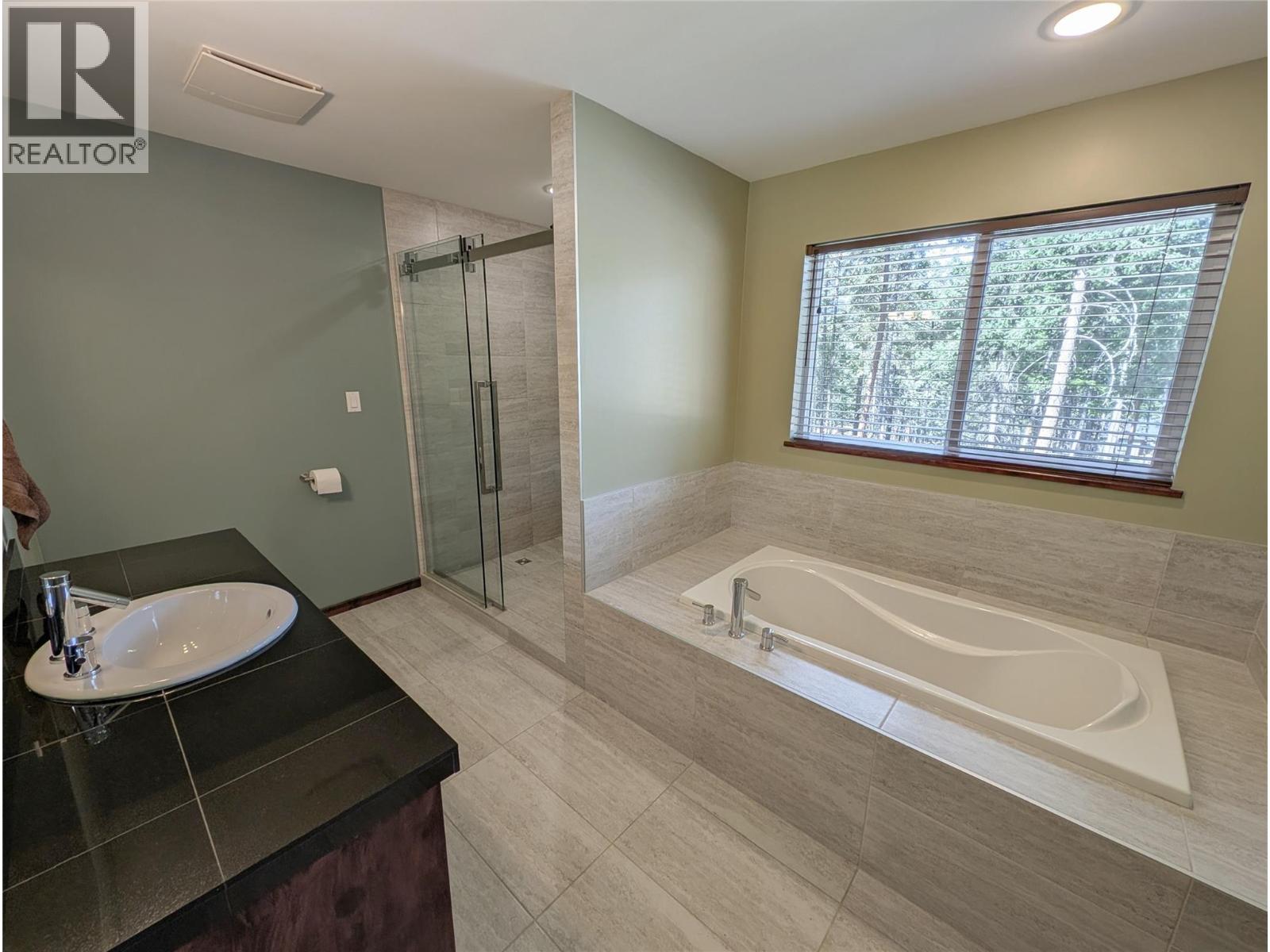 7141 Dunwaters Road, Kelowna, British Columbia  V1Z 3W5 - Photo 35 - 10398795