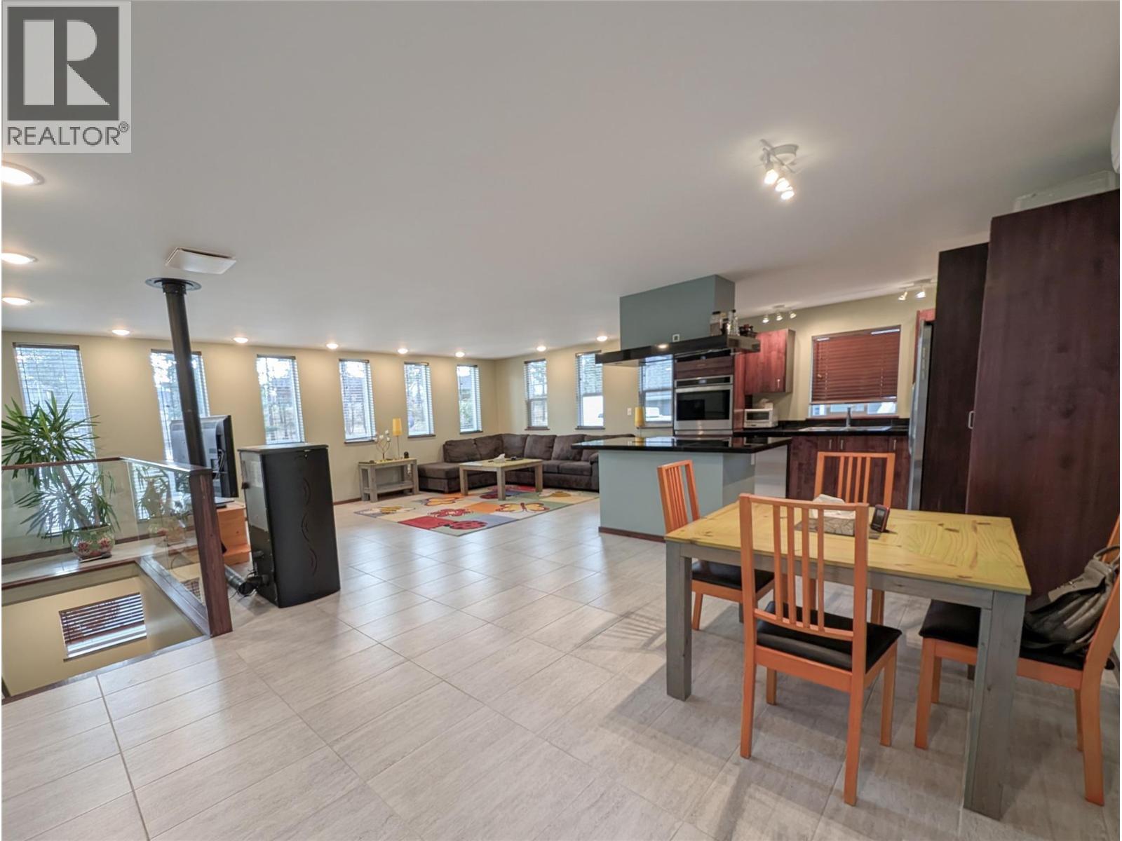 7141 Dunwaters Road, Kelowna, British Columbia  V1Z 3W5 - Photo 23 - 10398795