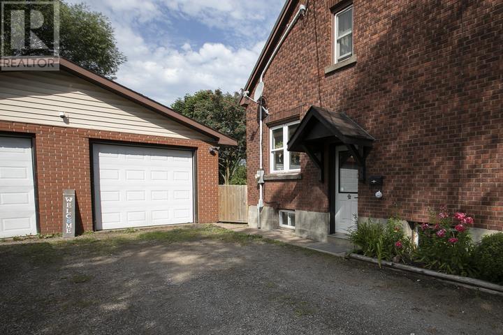 317 Goulais Ave, Sault Ste. Marie, Ontario  P6C 5A3 - Photo 3 - SM262357