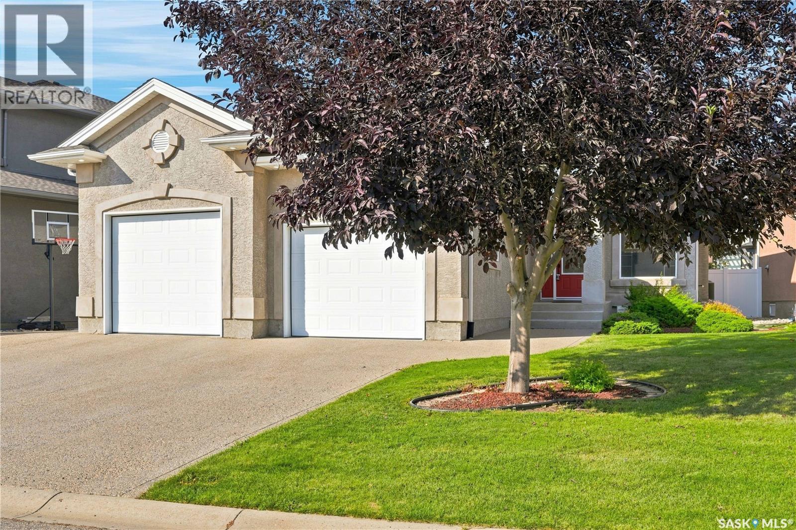 6407 Wascana Court Bay, Regina, Saskatchewan  S4V 3E6 - Photo 2 - SK046832