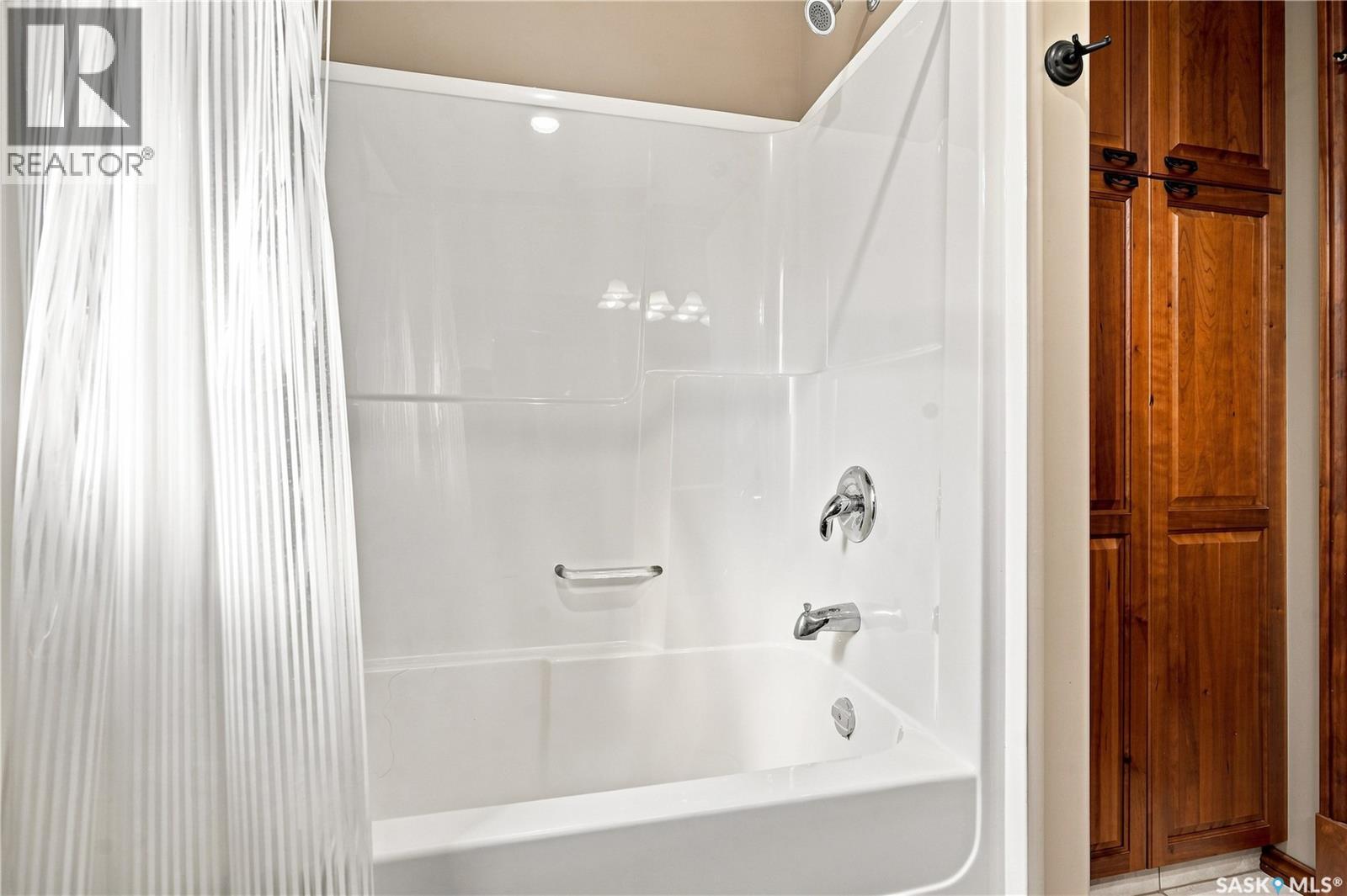 6407 Wascana Court Bay, Regina, Saskatchewan  S4V 3E6 - Photo 31 - SK046832