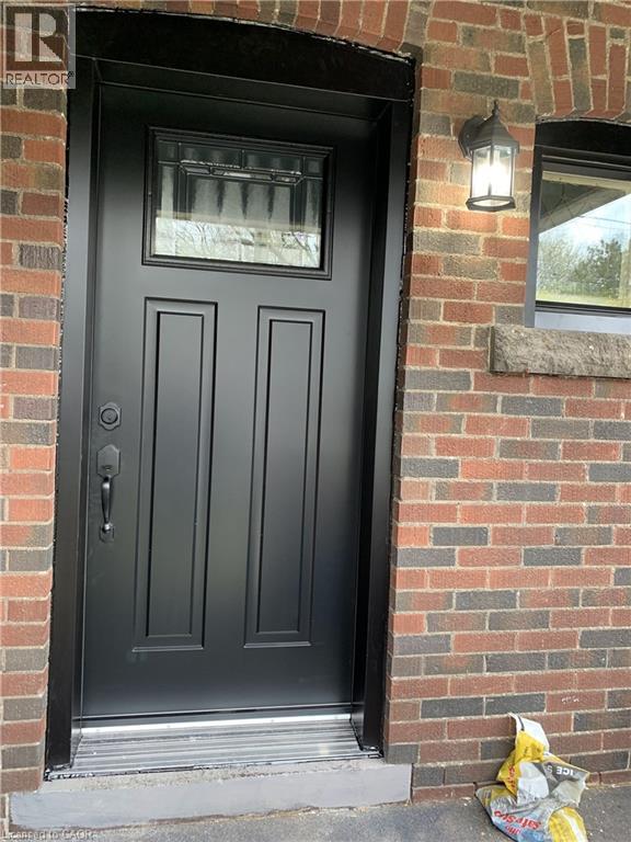 21 Haddon Avenue S, Hamilton, Ontario  L8S 1X5 - Photo 2 - 40834100