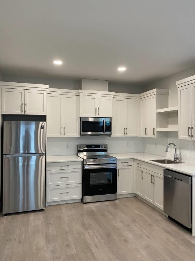 Suite-7840 CEDARBROOK ROAD|Lower Landing