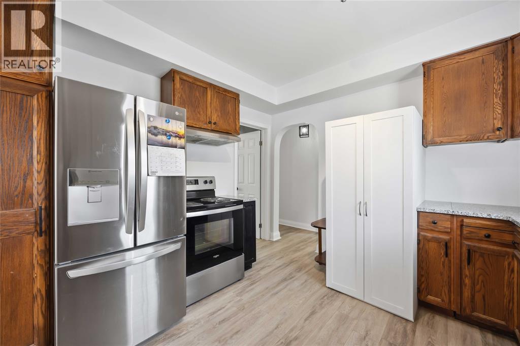 207 Victoria Avenue East, Point Edward, Ontario  N7V 1H7 - Photo 11 - 26021074