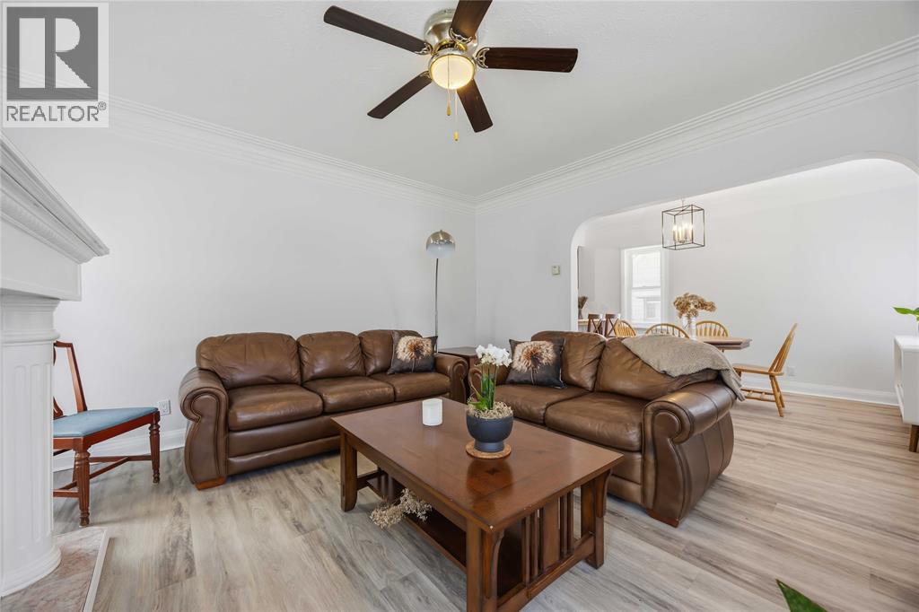 207 Victoria Avenue East, Point Edward, Ontario  N7V 1H7 - Photo 5 - 26021074