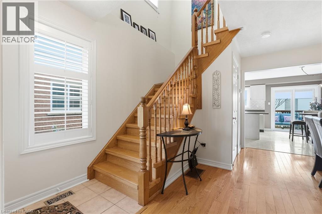 8 Slater Court, Waterdown, Ontario  L8B 0K8 - Photo 3 - 40859110
