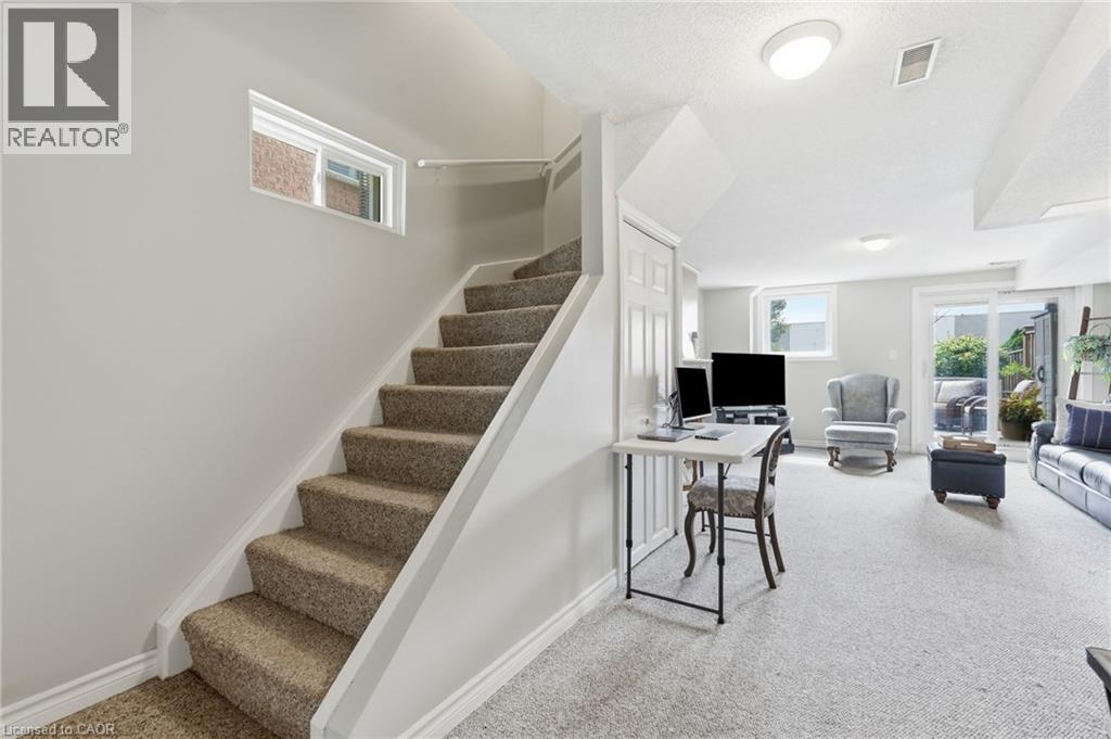 8 Slater Court, Waterdown, Ontario  L8B 0K8 - Photo 30 - 40859110