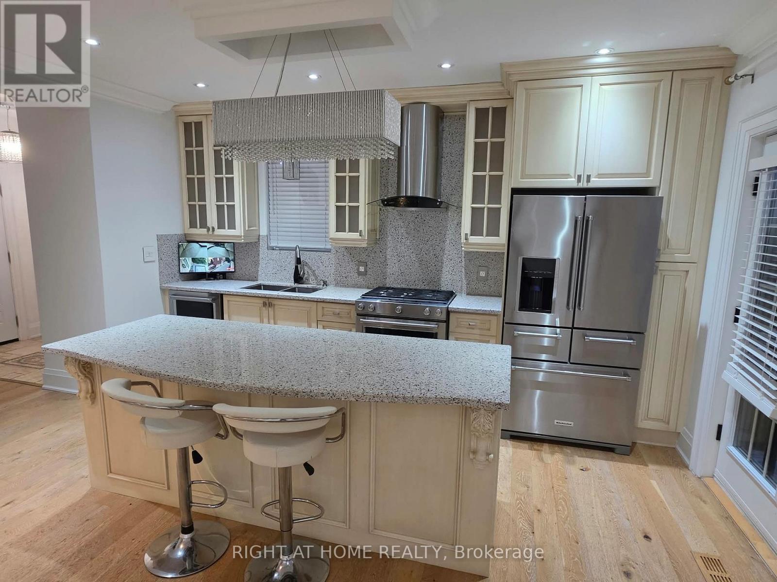 Main - 154 Davisville Avenue, Toronto, Ontario  M4S 1E8 - Photo 11 - C13723454