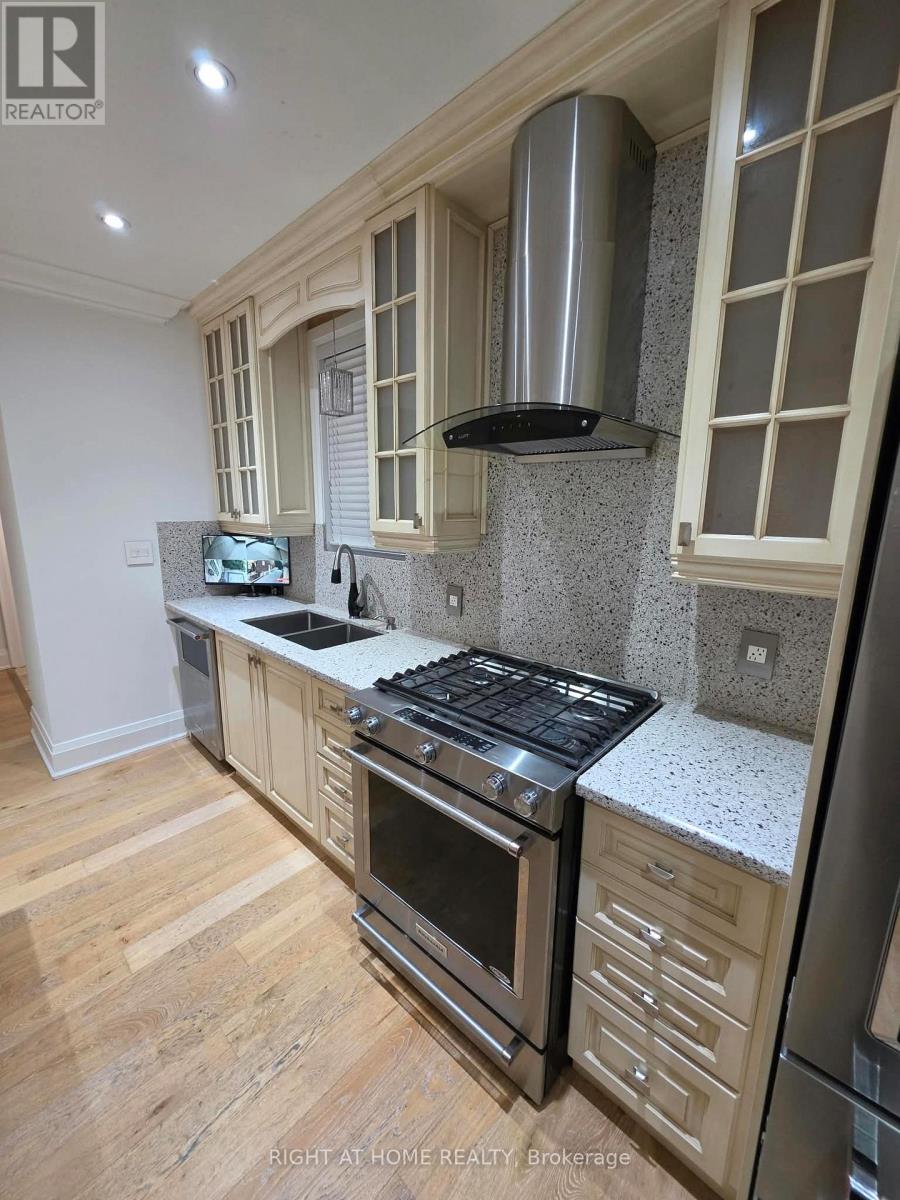 Main - 154 Davisville Avenue, Toronto, Ontario  M4S 1E8 - Photo 14 - C13723454