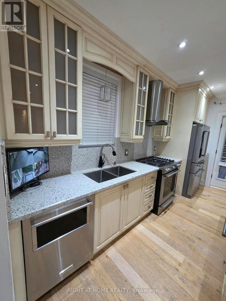 Main - 154 Davisville Avenue, Toronto, Ontario  M4S 1E8 - Photo 15 - C13723454