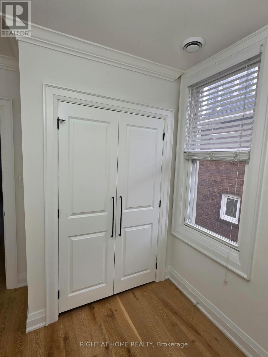 Main - 154 Davisville Avenue, Toronto, Ontario  M4S 1E8 - Photo 25 - C13723454