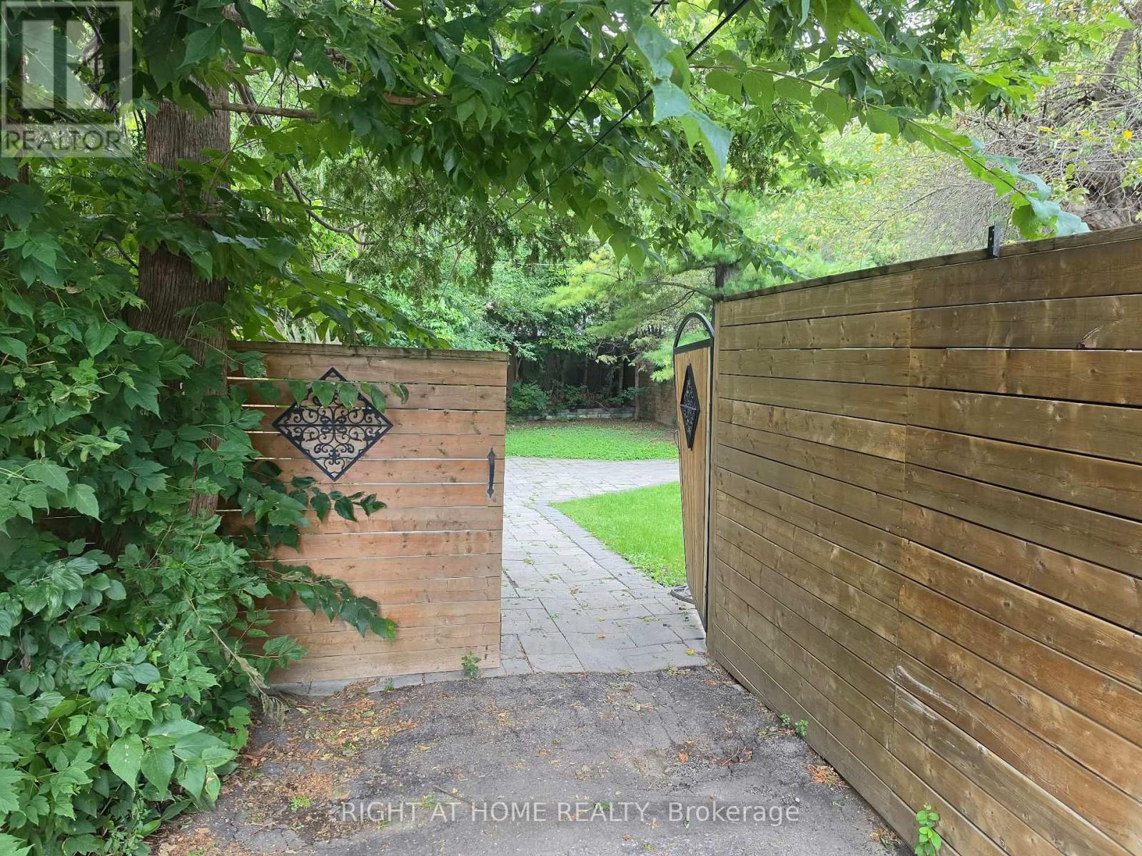 Main - 154 Davisville Avenue, Toronto, Ontario  M4S 1E8 - Photo 3 - C13723454