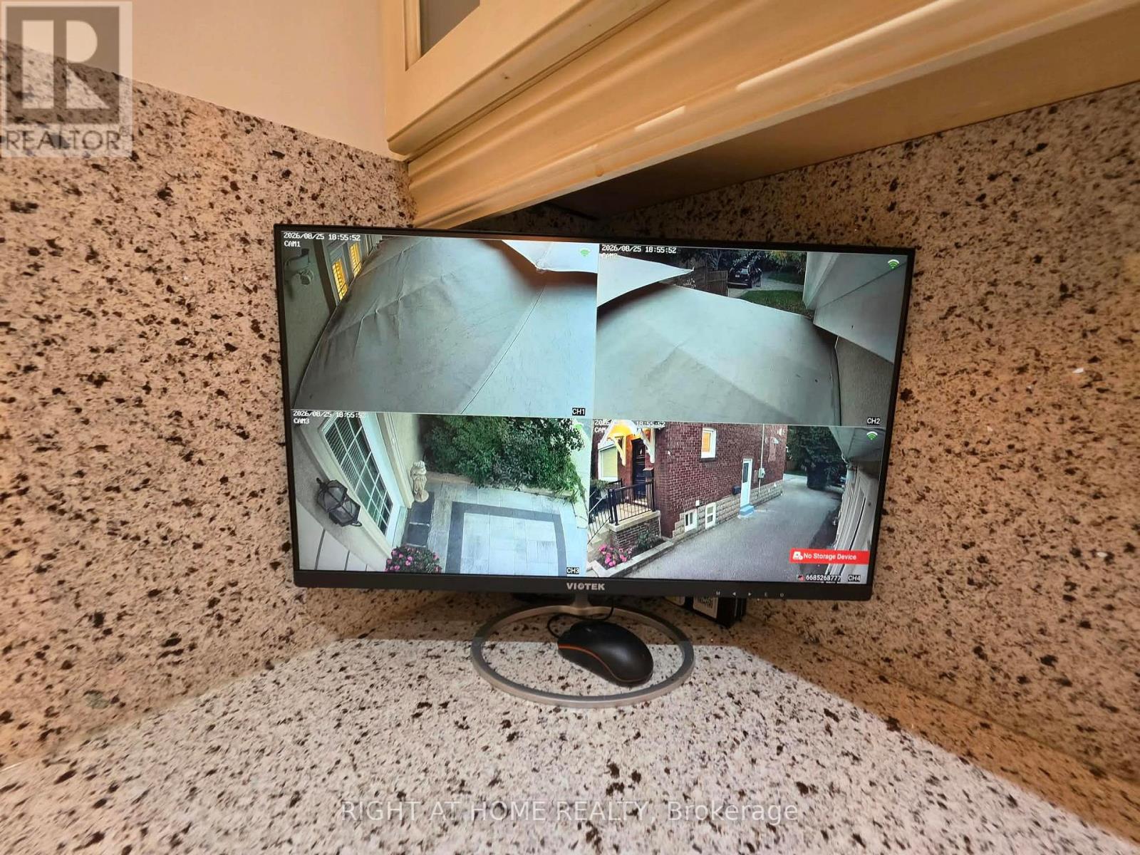 Main - 154 Davisville Avenue, Toronto, Ontario  M4S 1E8 - Photo 37 - C13723454
