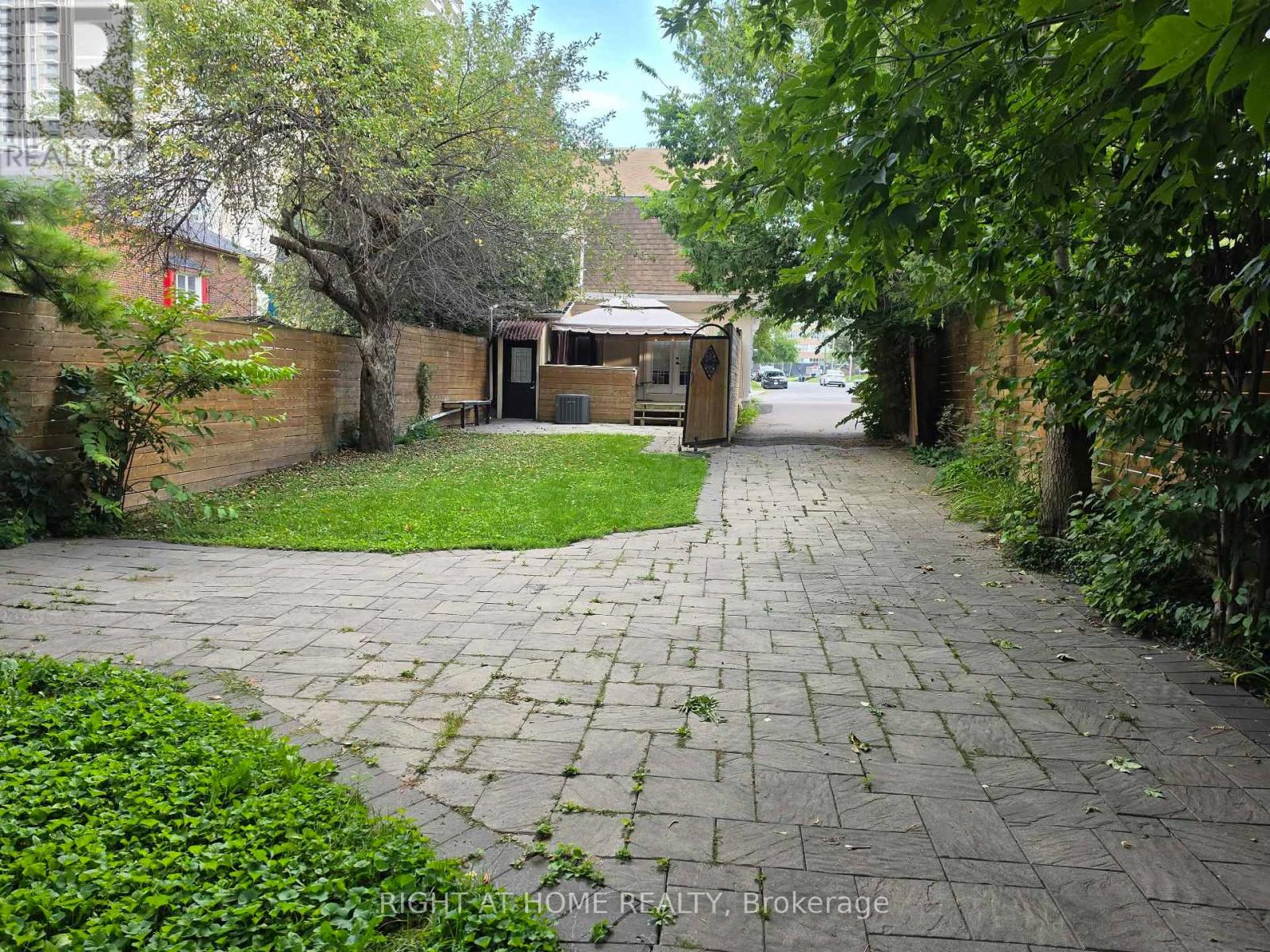 Main - 154 Davisville Avenue, Toronto, Ontario  M4S 1E8 - Photo 4 - C13723454