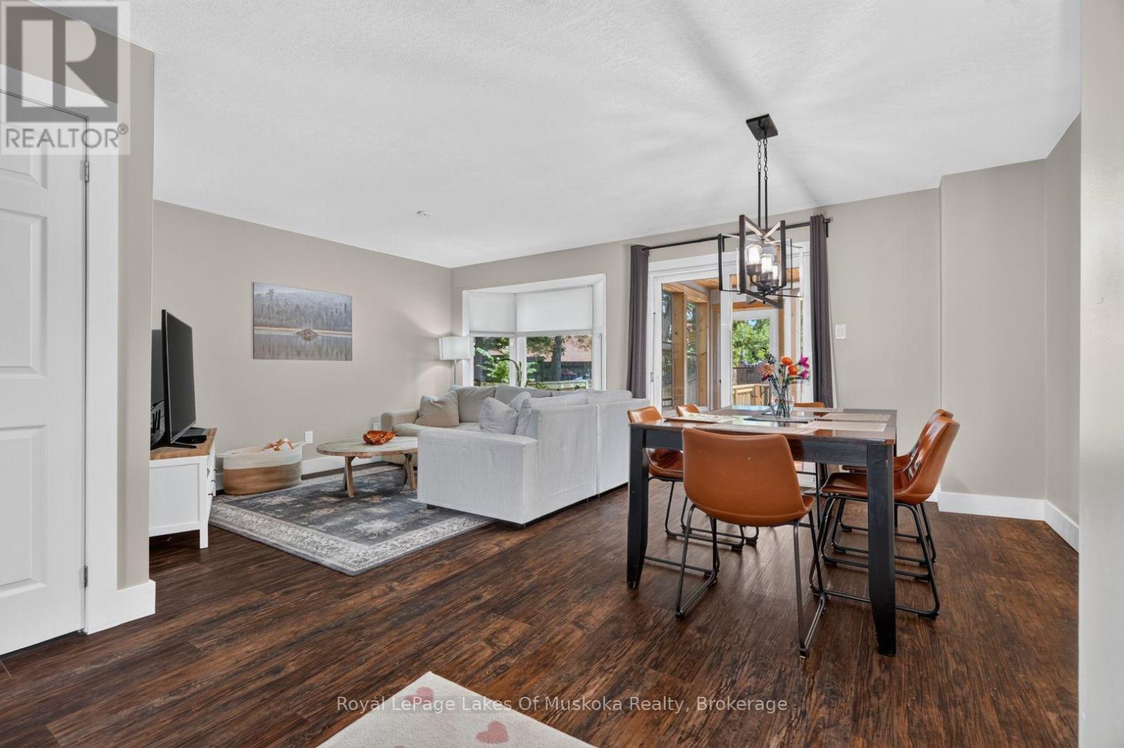 570 John Street S, Gravenhurst, Ontario  P1P 1J9 - Photo 6 - X13723356